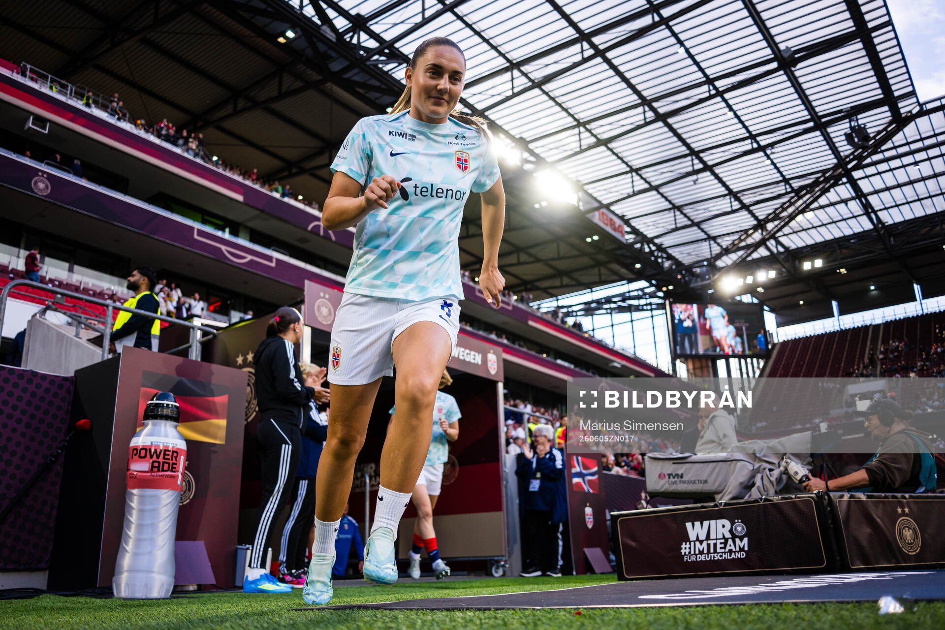 Vilde Bøe Risa of Norway warms up