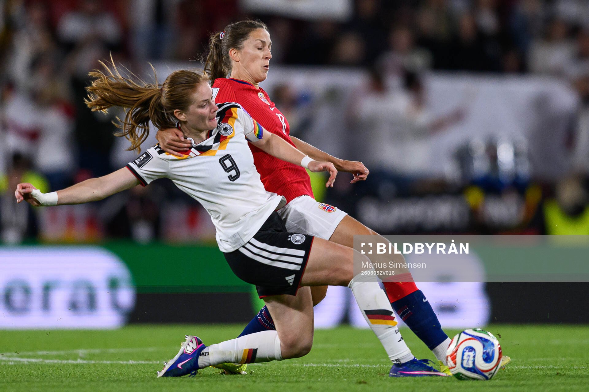Sjoeke Nüsken of Germany and Emma Stølen Godø of Norway