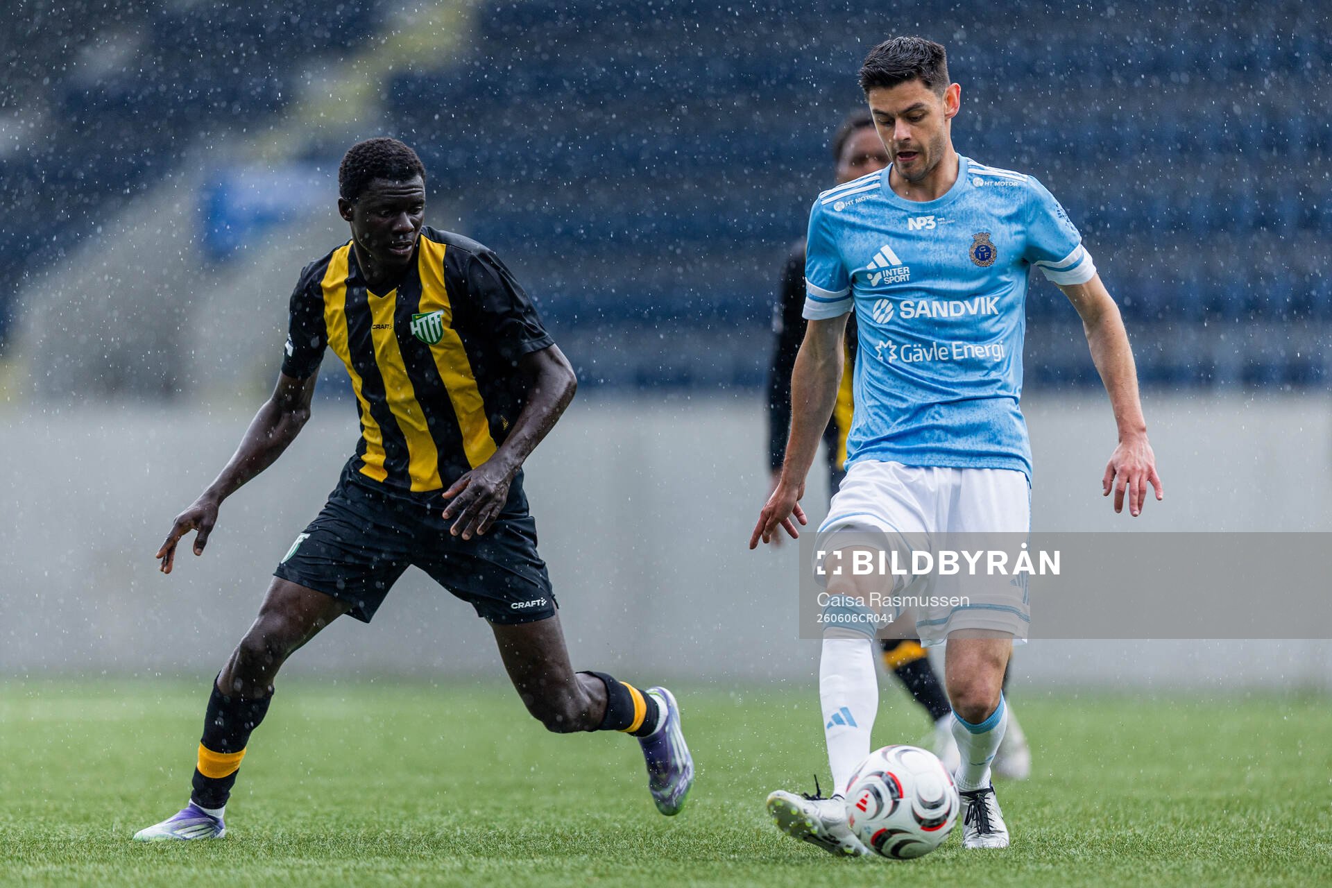 Hammarby TFFs Modou Lamin Darboe och Gefles William Loqvist