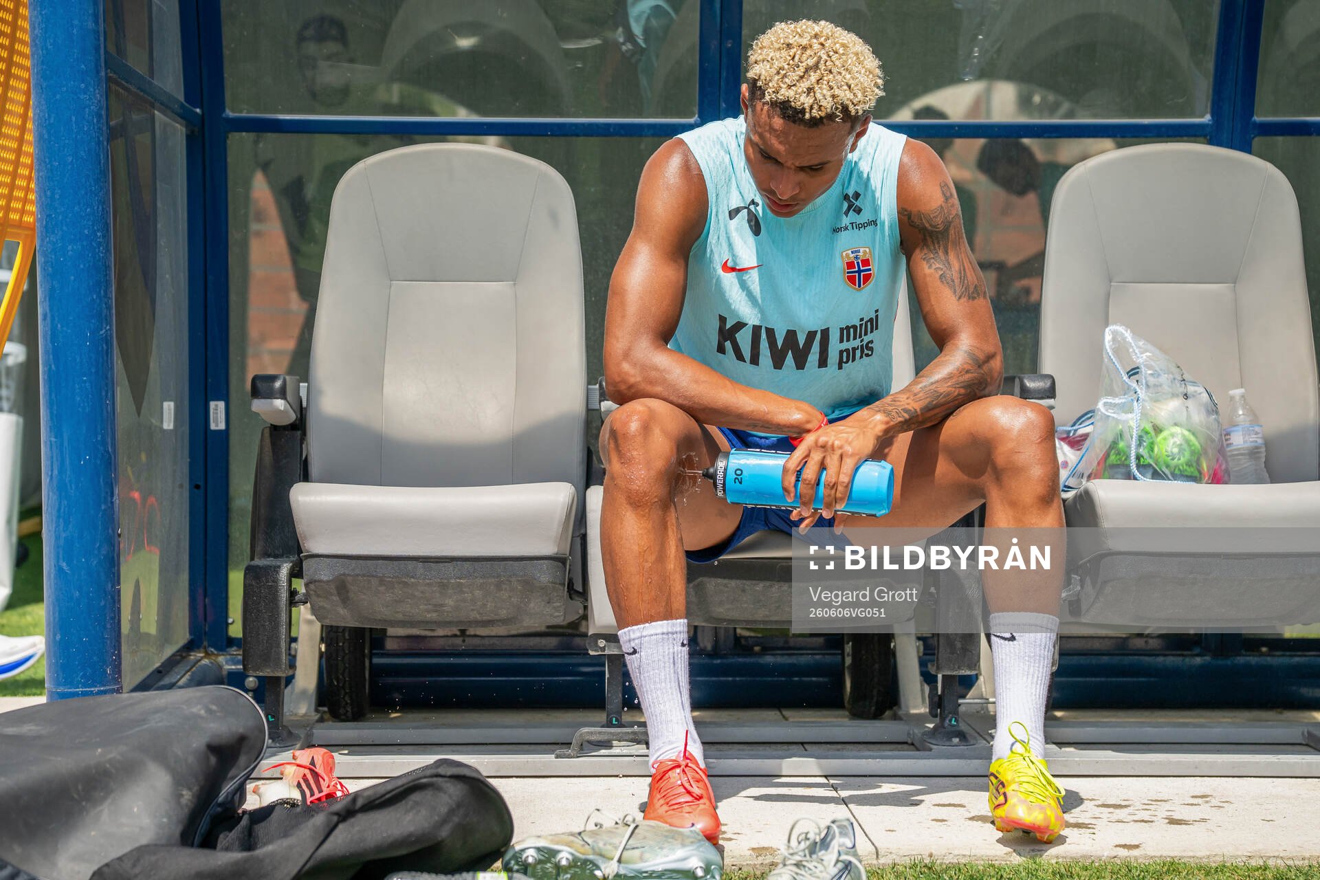 Antonio Nusa of the Norwegian national football team drinks