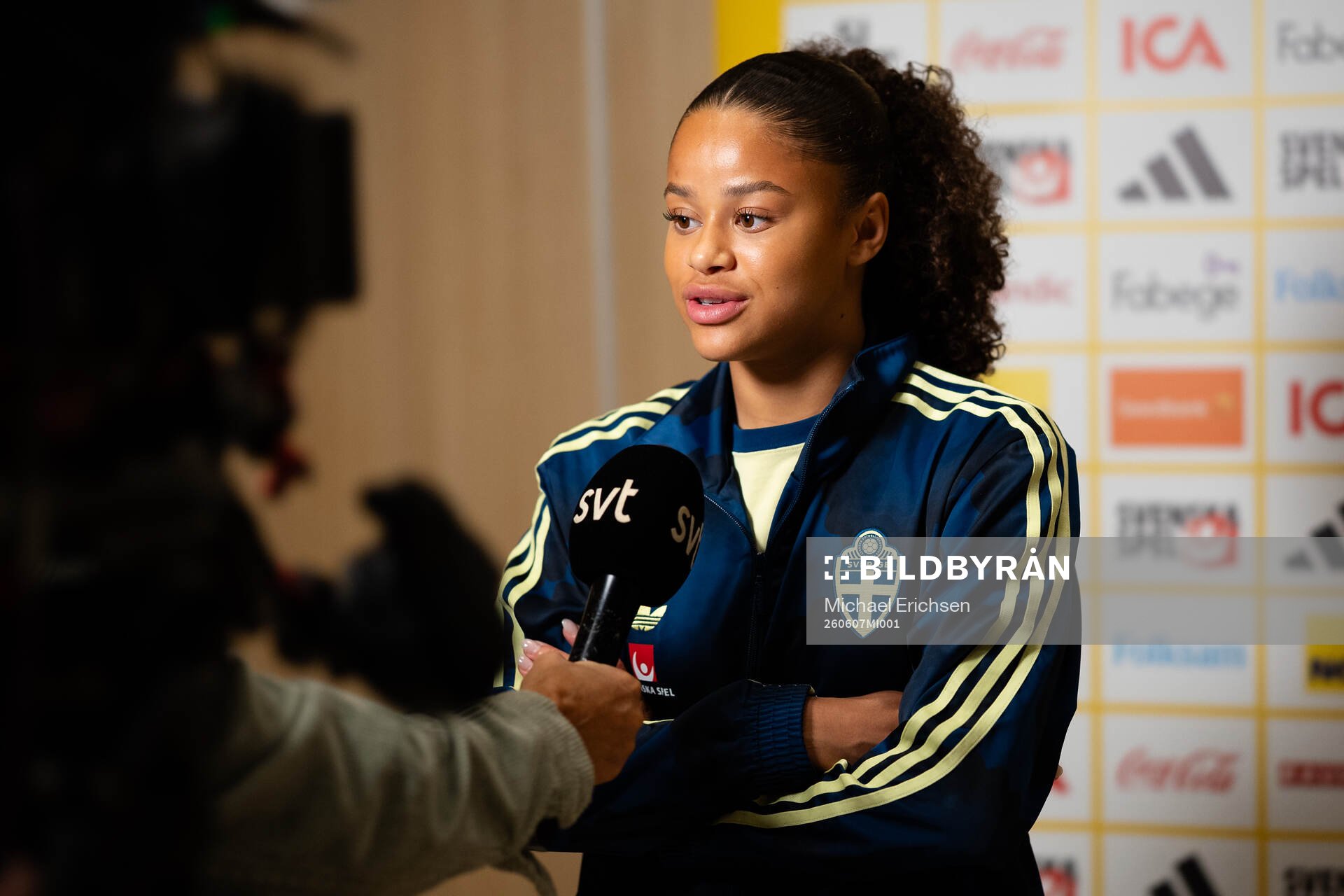 Felicia Schröder at a press event with the women's