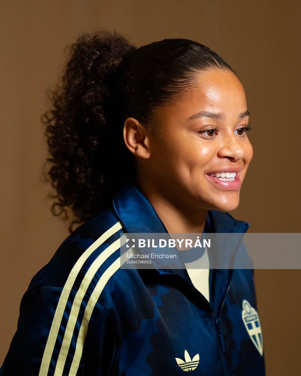 Felicia Schröder at a press event with the women's