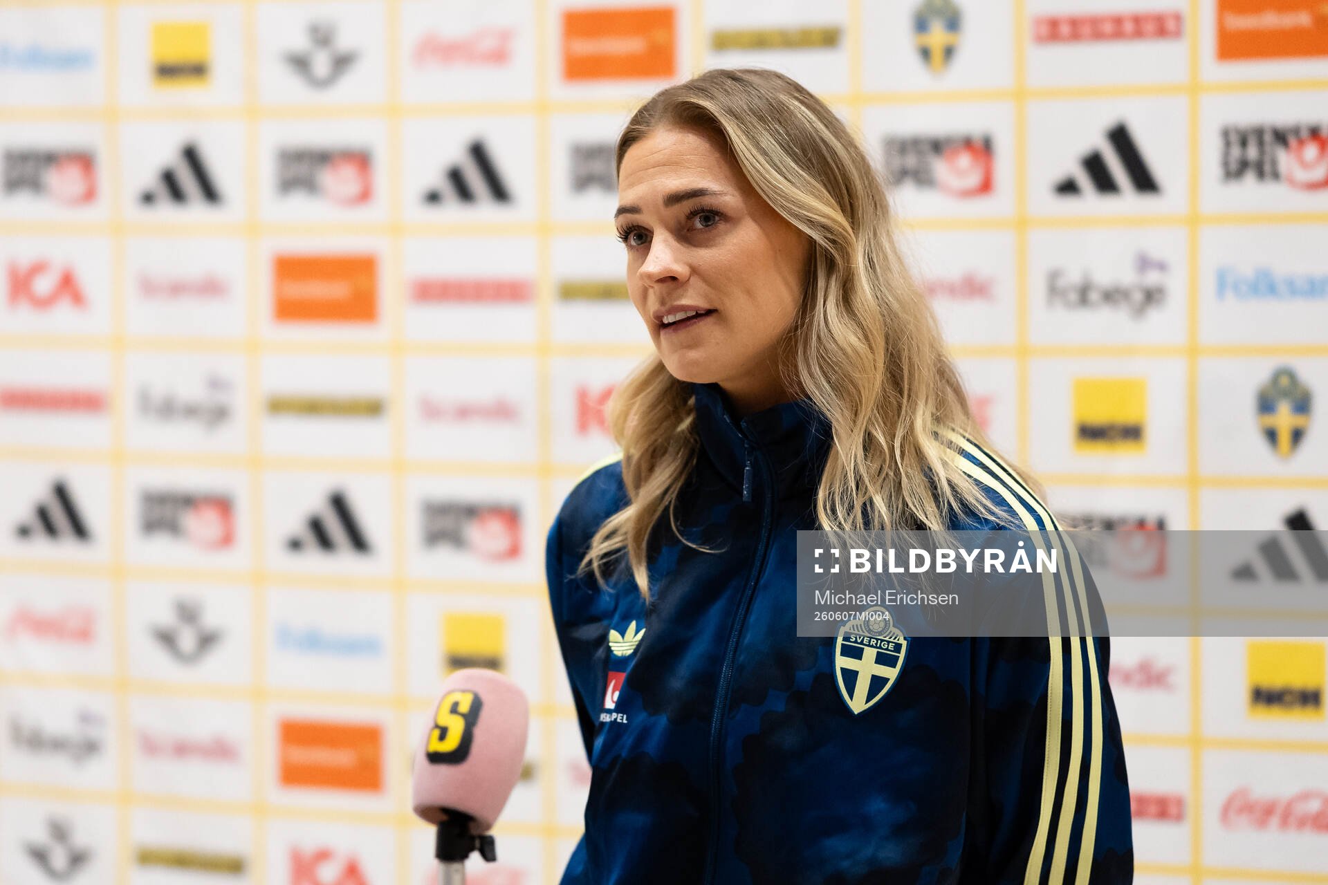 Fridolina Rolfö at a press event with the women's national