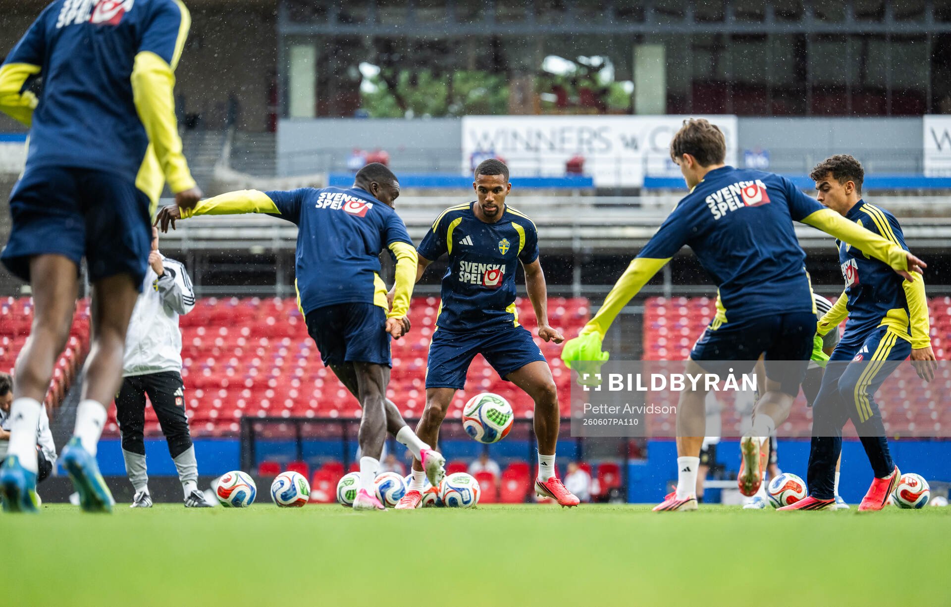 Ken Sema and Isak Hien of the Swedish national football