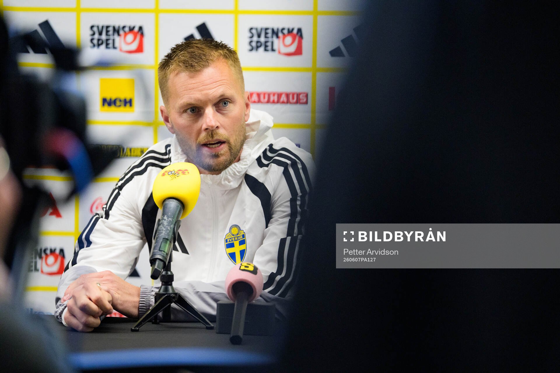 Assistant coach Sebastian Larsson of the Swedish men's