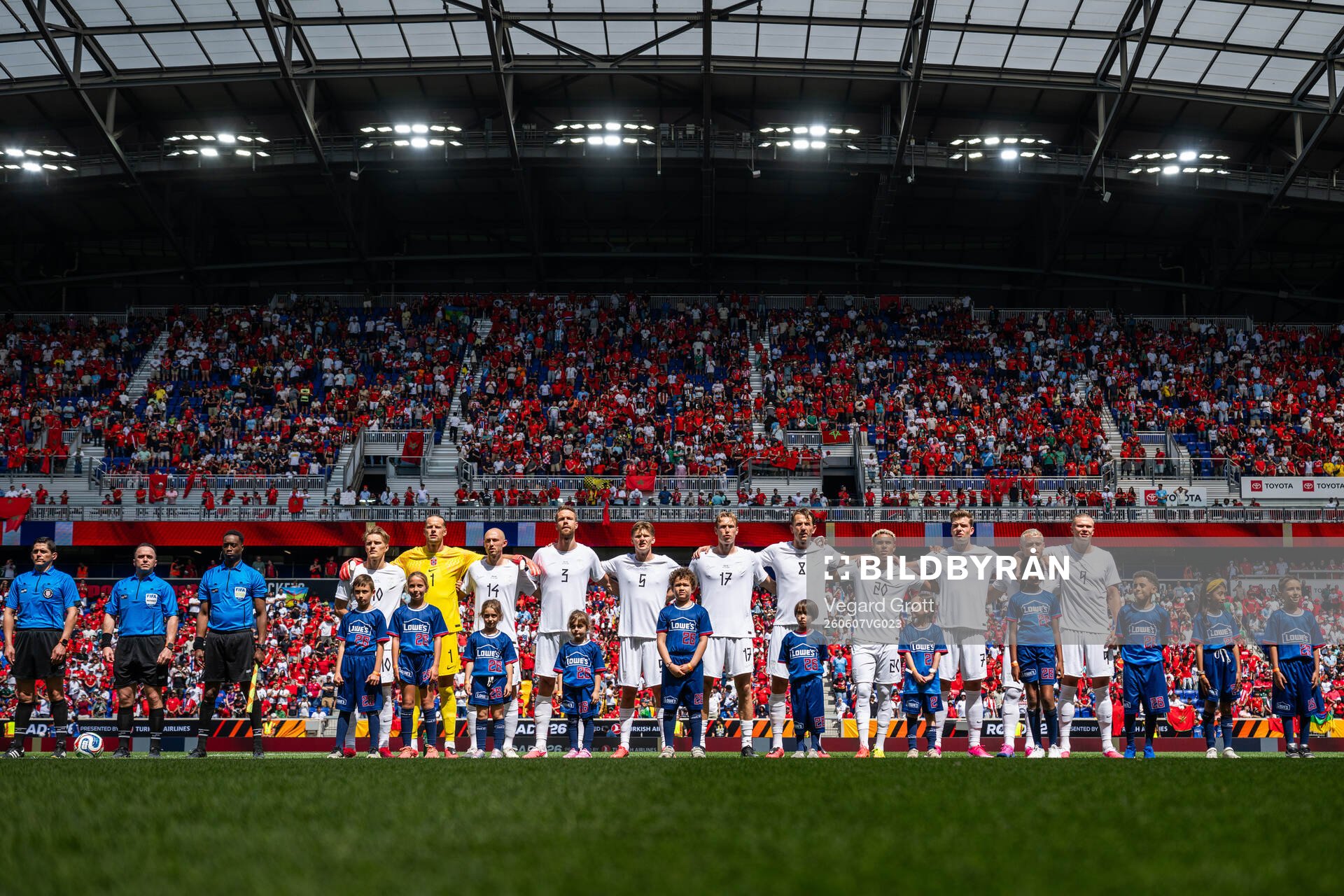 Martin Ødegaard, goalkeeper Ørjan Håskjold Nyland,