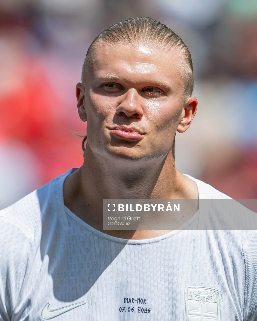 Erling Braut Haaland of Norway line up