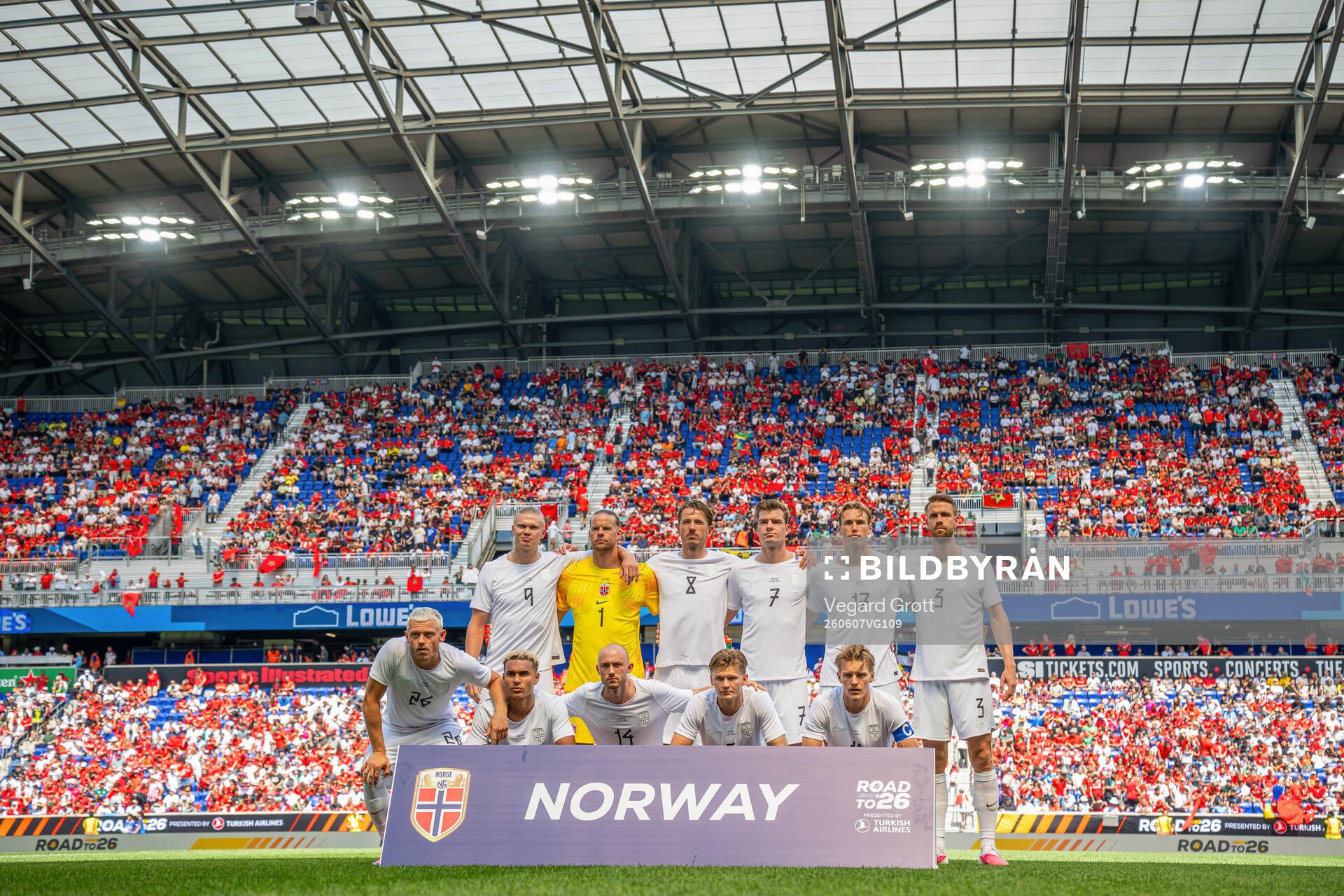 The starting eleven of Norway pose for a team photo