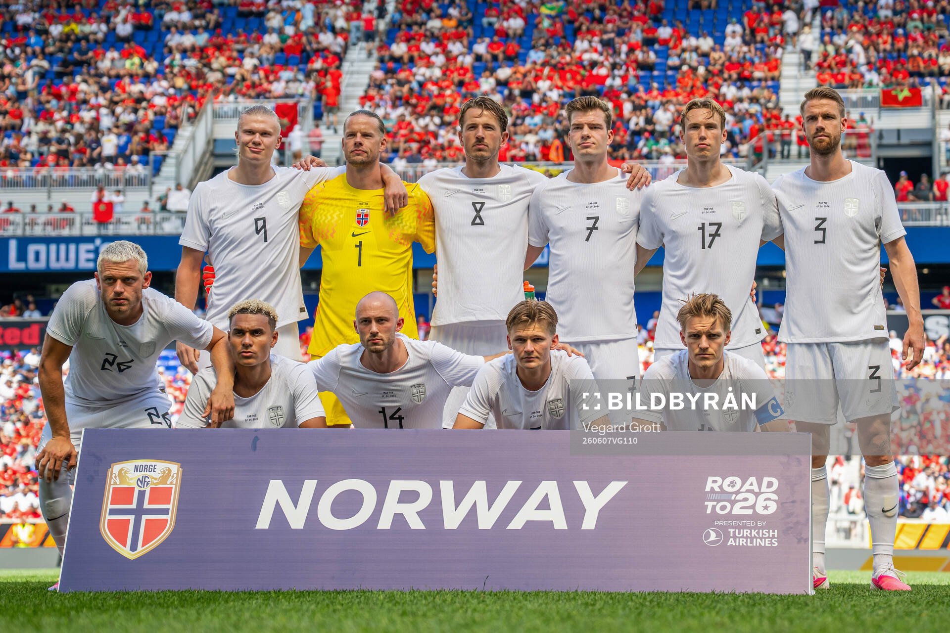 The starting eleven of Norway pose for a team photo