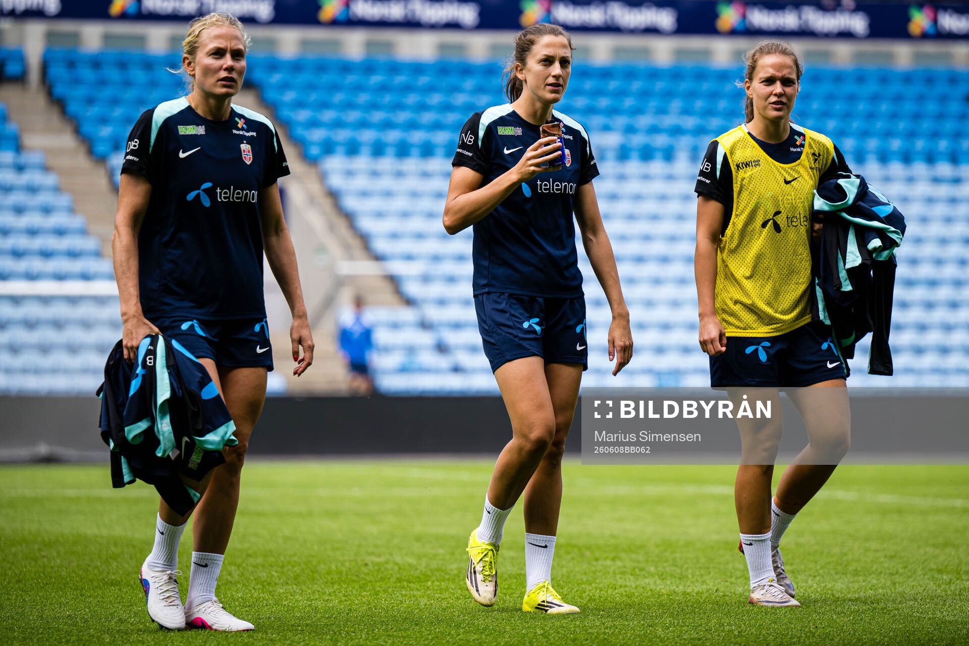Guro Bergsvand, Emma Stølen Godø and Iris Omarsdottir of