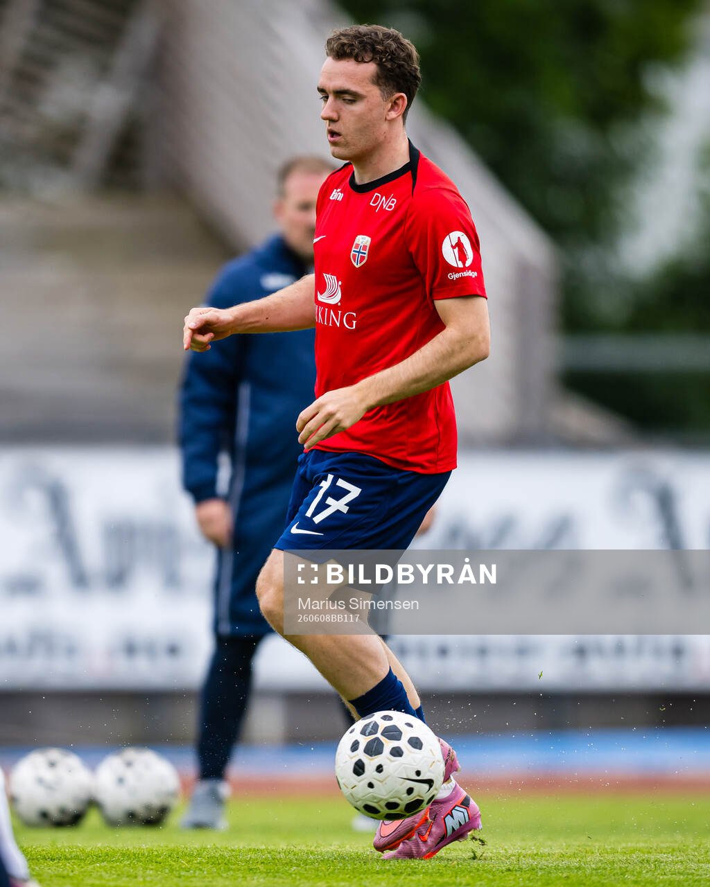 Edvin Austbø of Norway warms up
