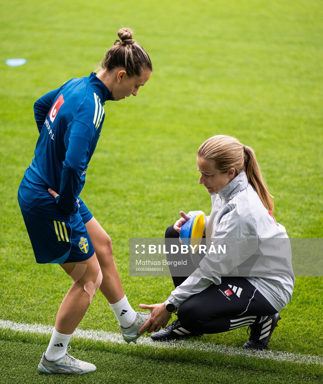Julia Zigiotti Olme and physiotherapist Jenny Larsson of