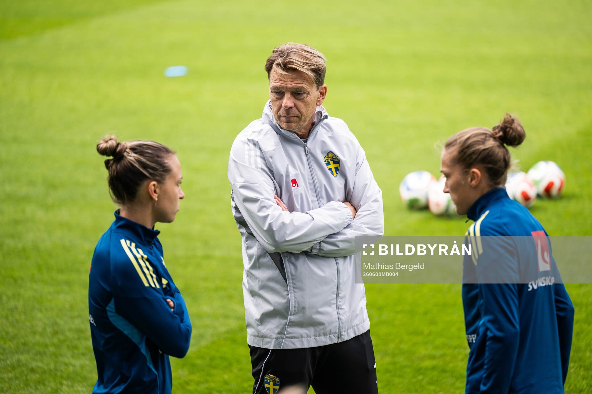 Julia Zigiotti Olme, head coach Tony Gustavsson and Filippa