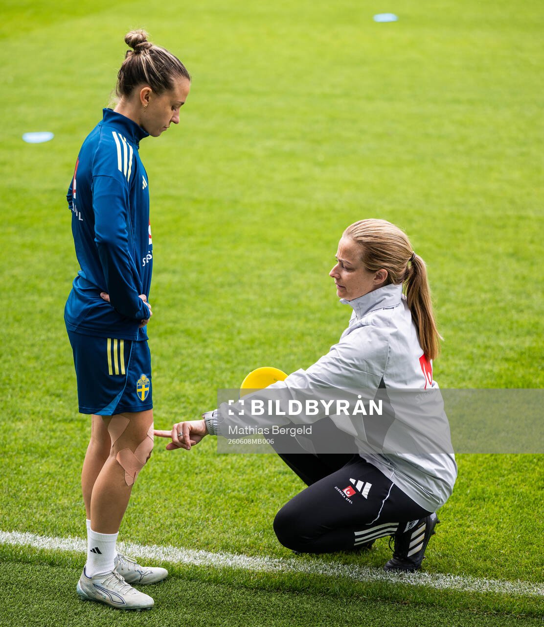 Julia Zigiotti Olme and physiotherapist Jenny Larsson of