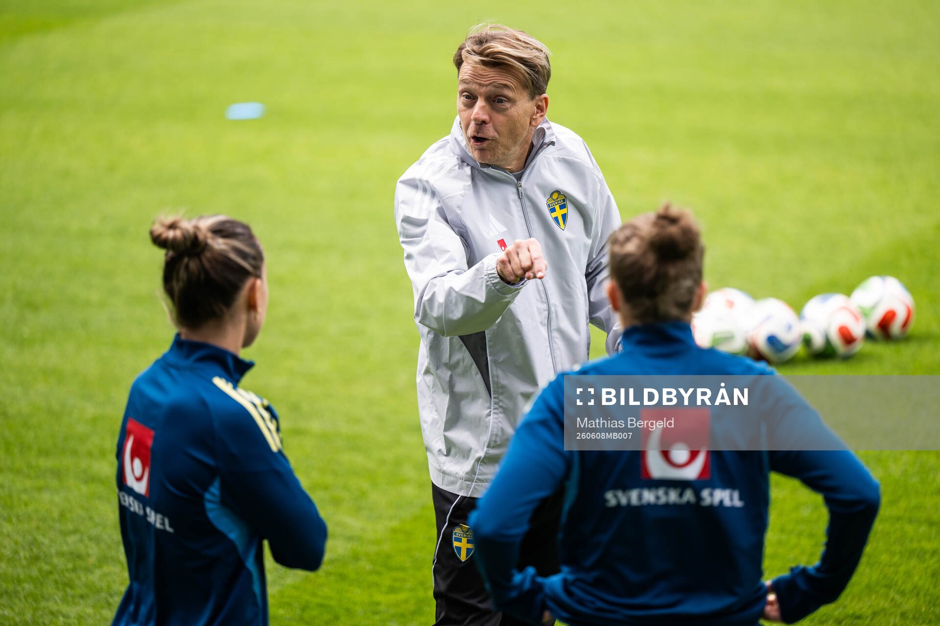 Julia Zigiotti Olme, head coach Tony Gustavsson and Filippa