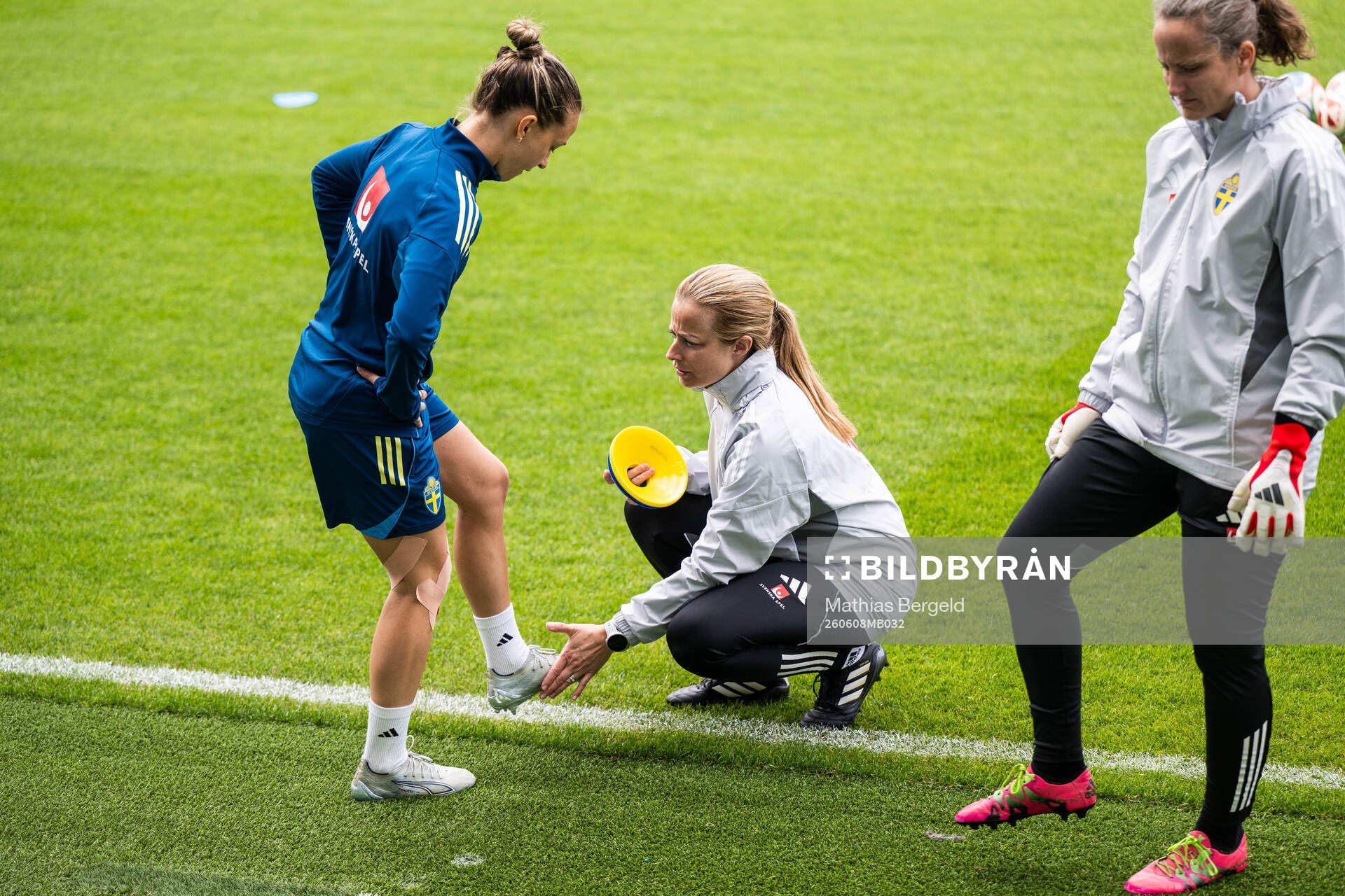 Julia Zigiotti Olme and physiotherapist Jenny Larsson of
