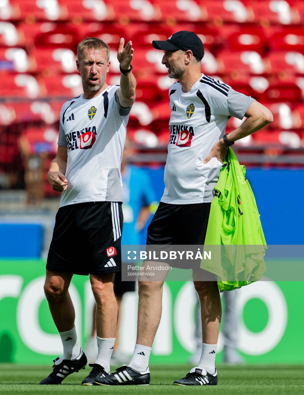 Head coach Graham Potter and assistant coach Andreas