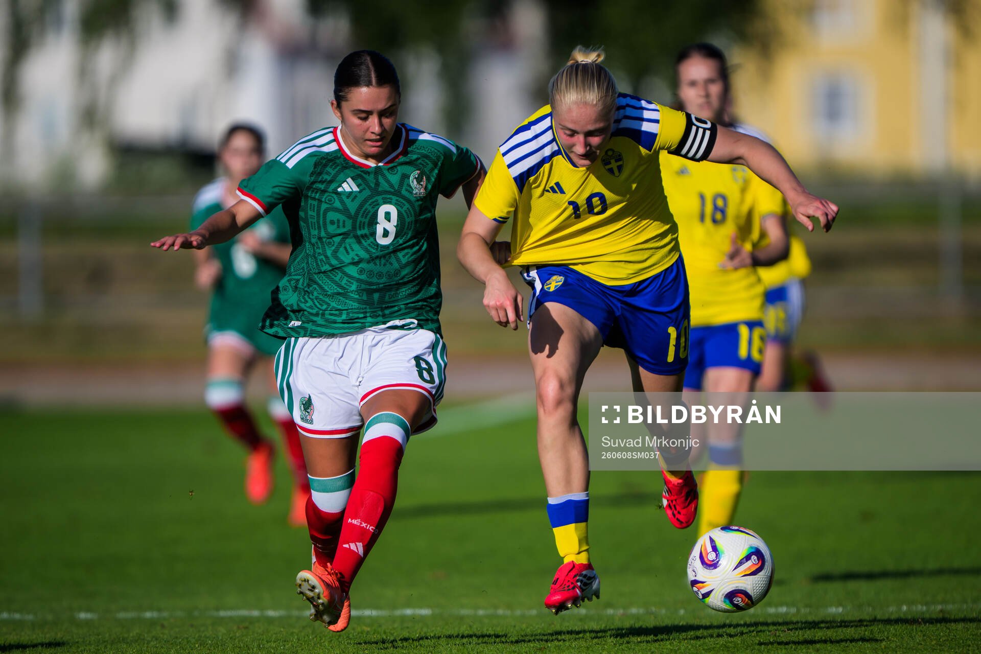Ella Ryan Sánchez Stickel of Mexico and Wilma Leidhammar
