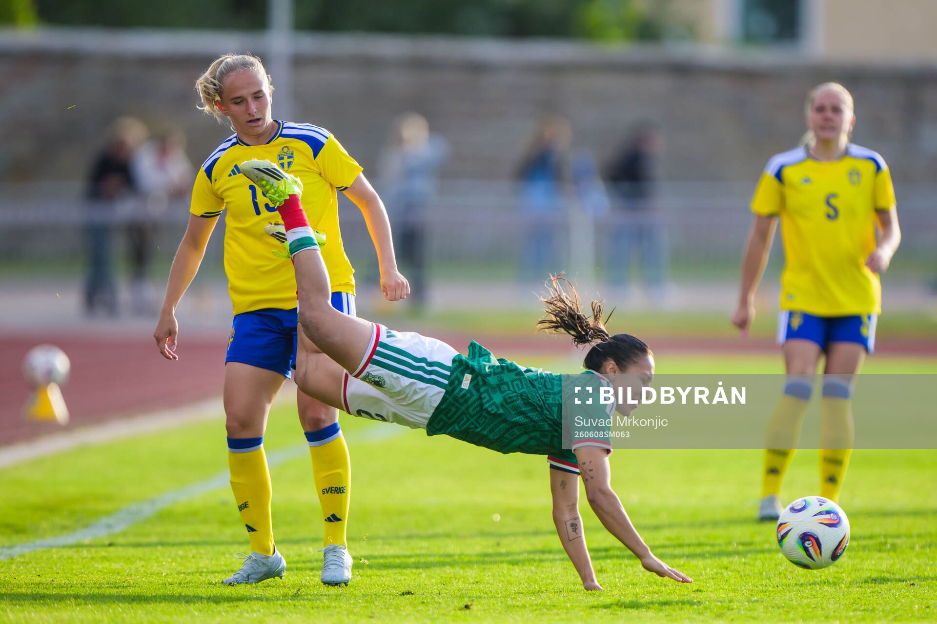 Tuva Skoog of Sweden and Daniela Janet Monroy Cortéz of