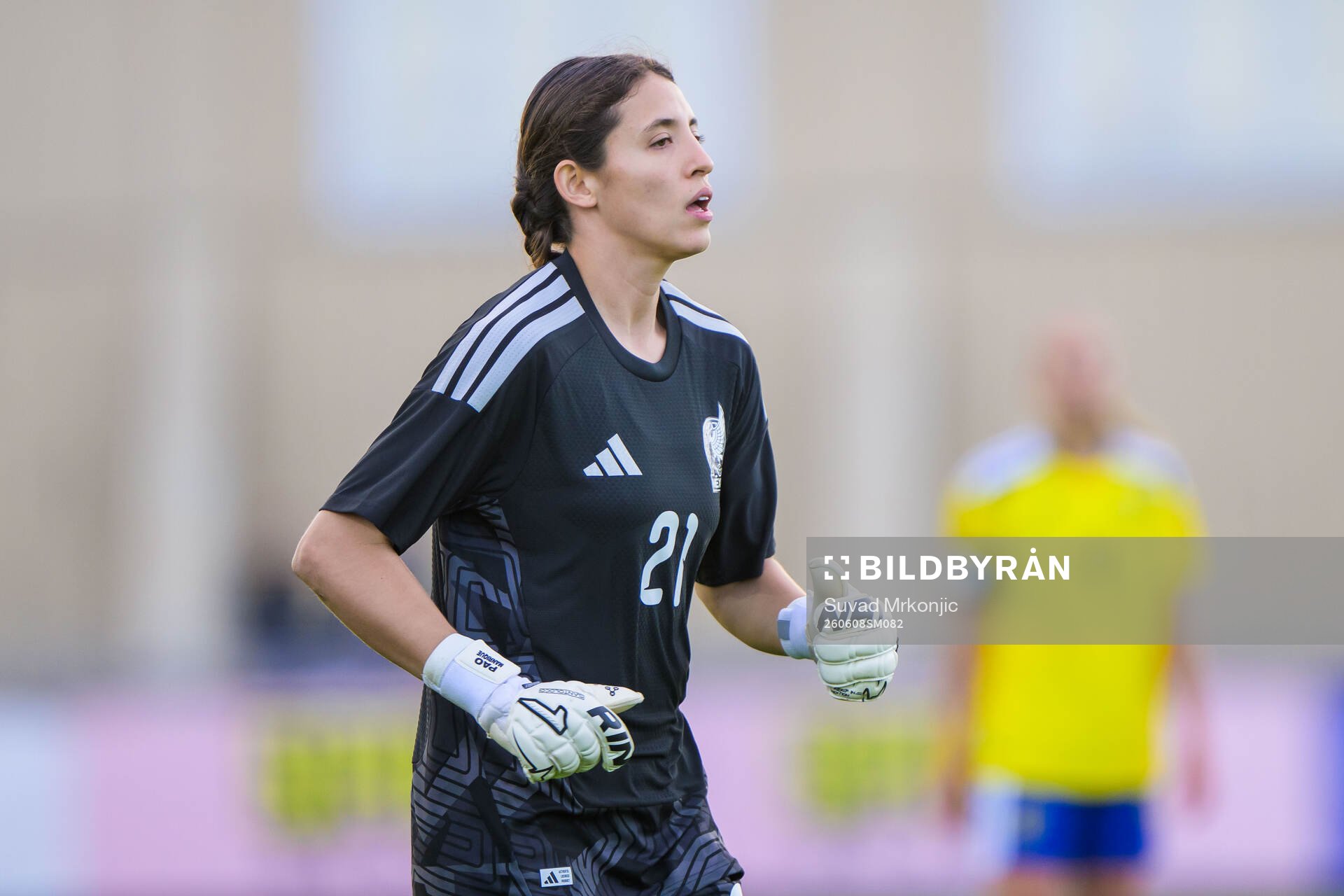 Goalkeeper Paola Naomi Manrique Mendoza of Mexico