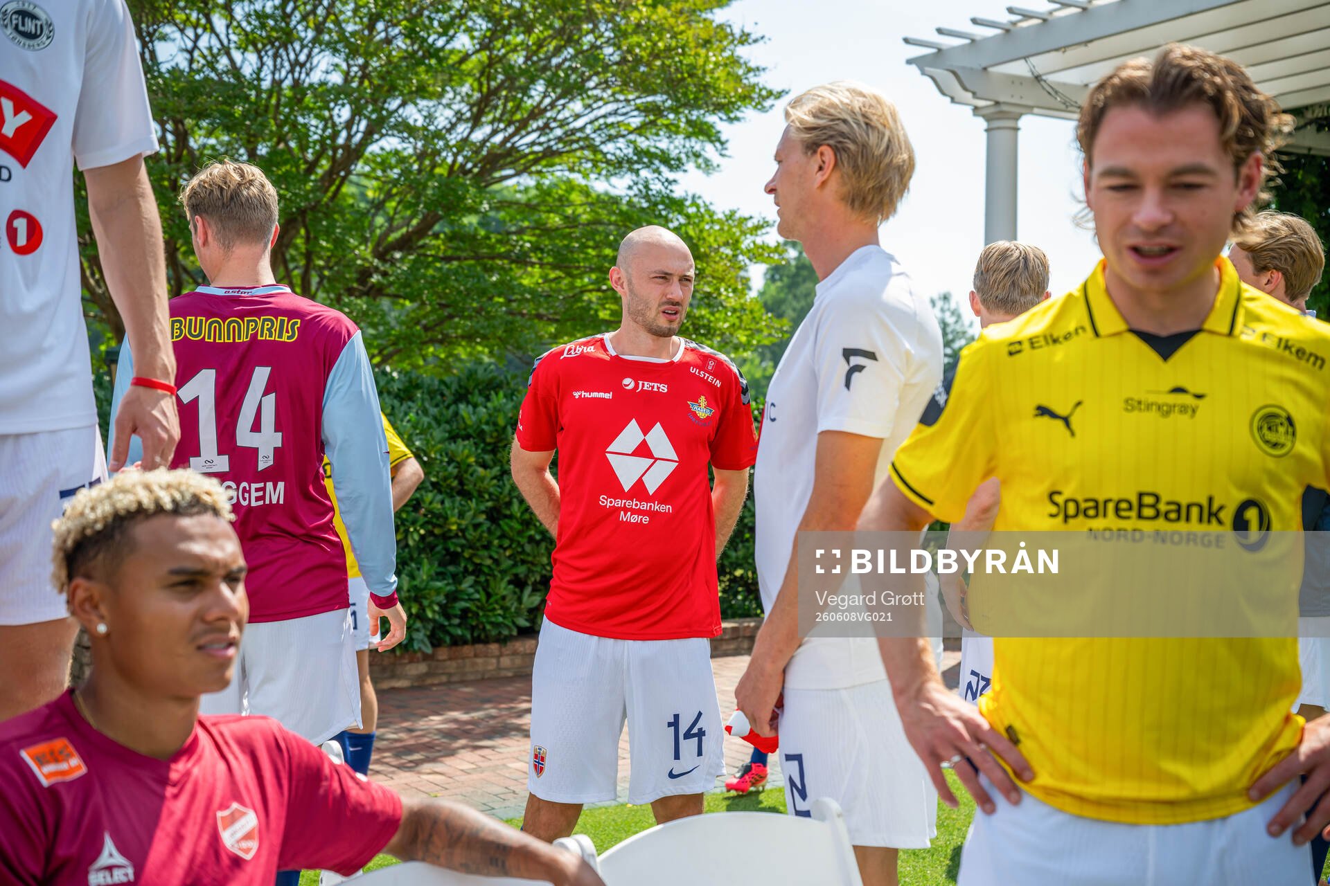 Fredrik Aursnes and players of the Norwegian national