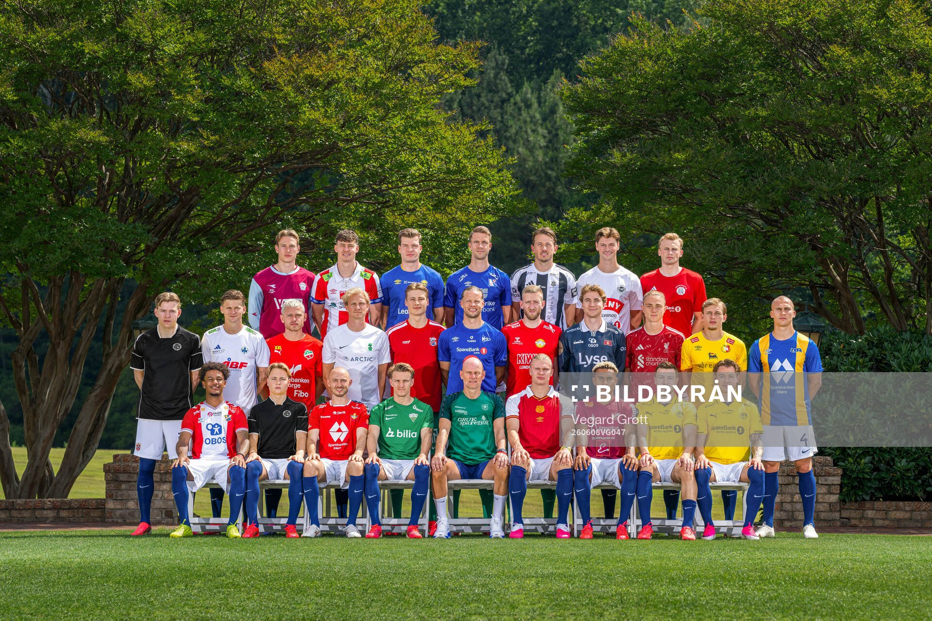 Head coach Ståle Solbakken and players of the Norwegian