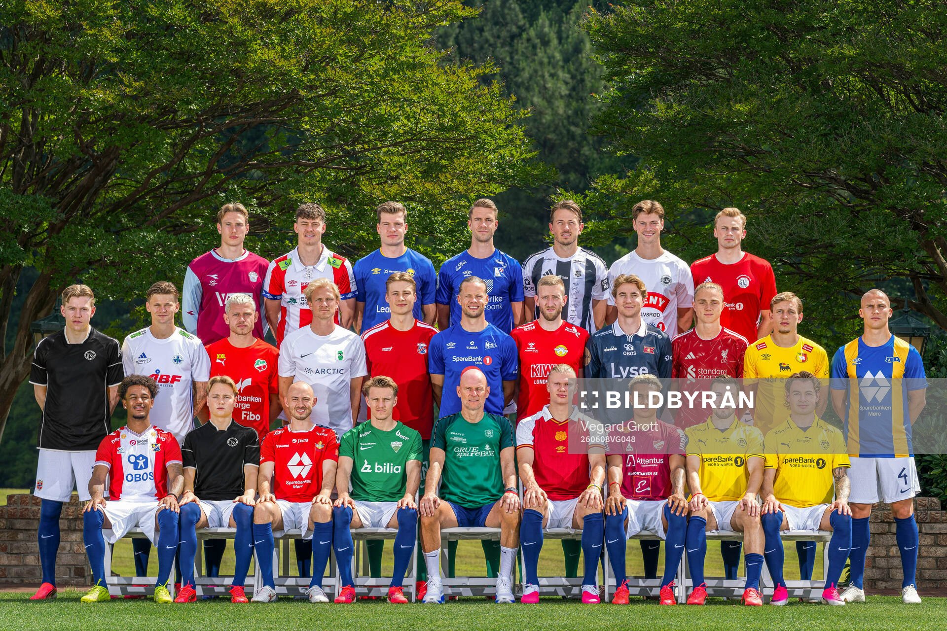 Head coach Ståle Solbakken and players of the Norwegian