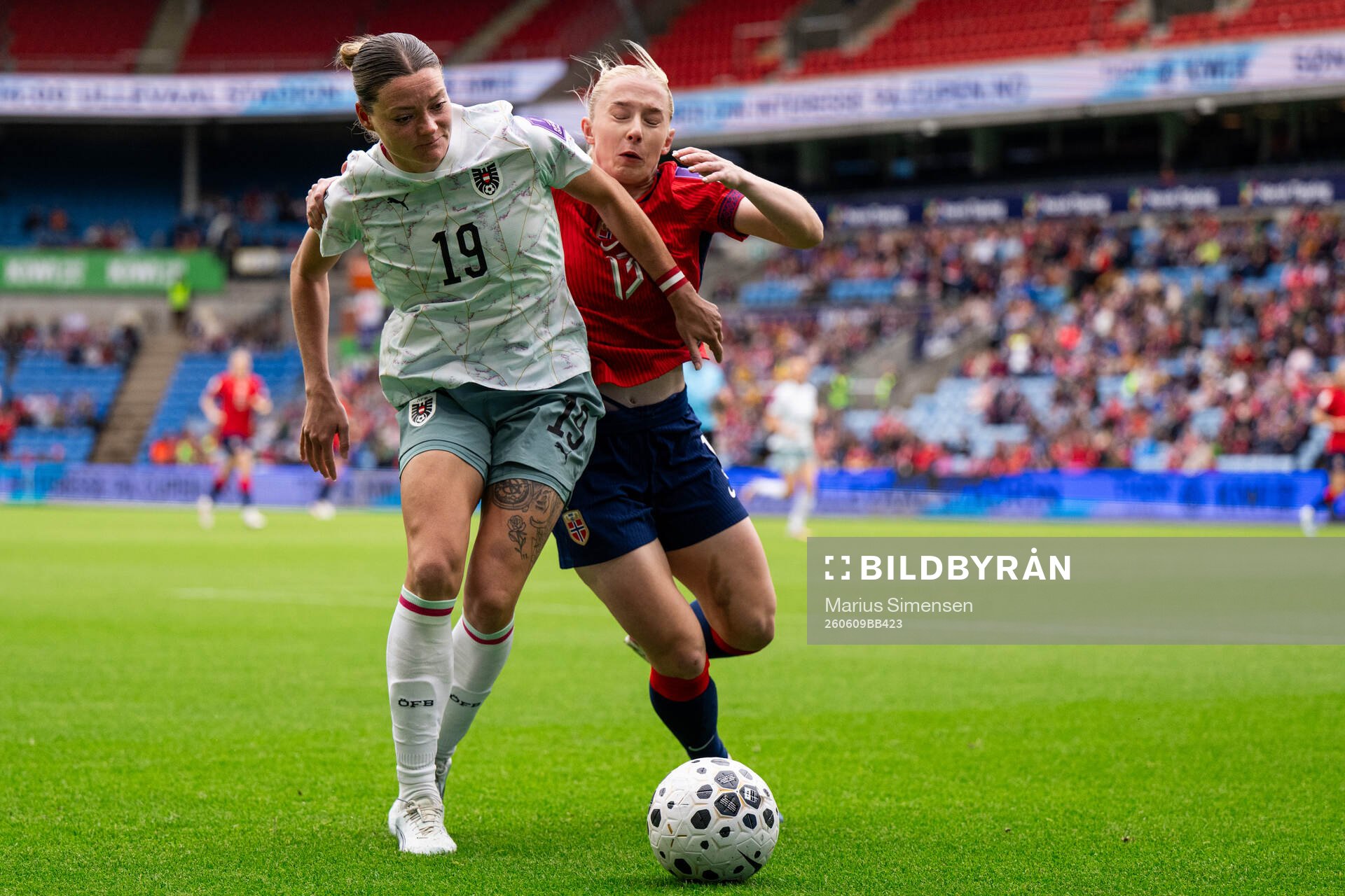Verena Hanshaw of Austria and Thea Bjelde of Norway