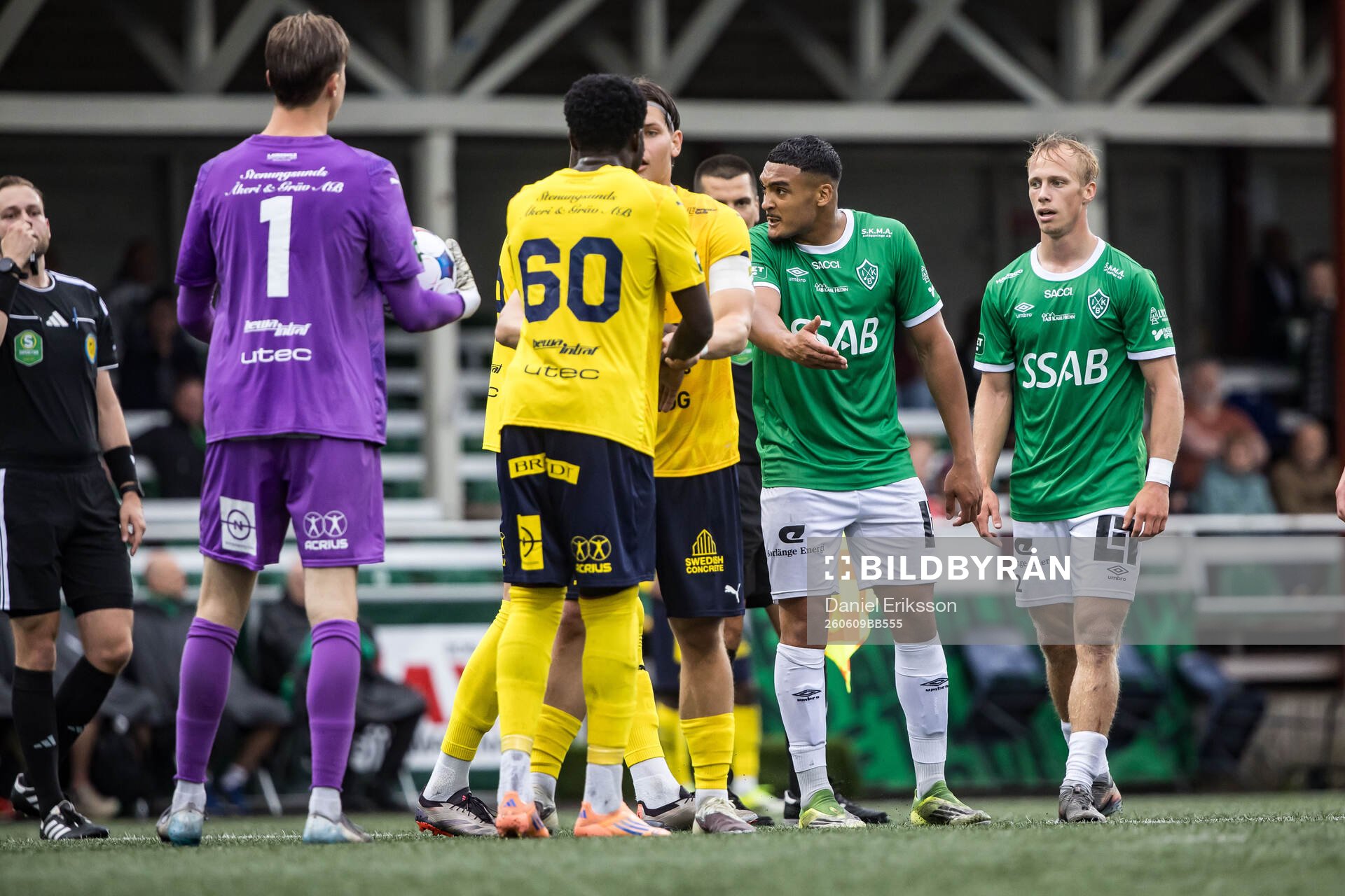 Ljungskiles målvakt Lukas Eriksson och Brages Gideon