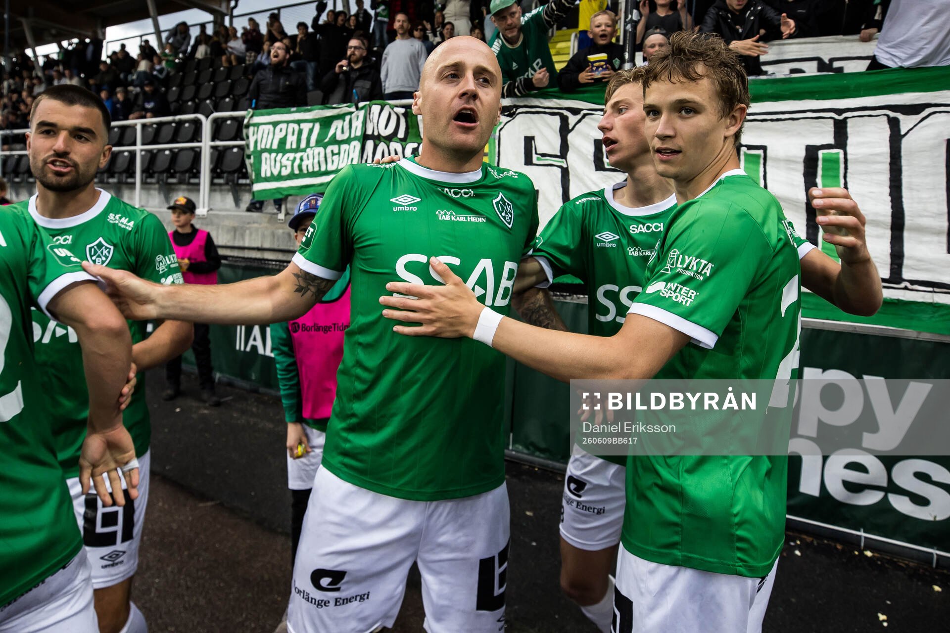 Brages Anton Lundin jublar