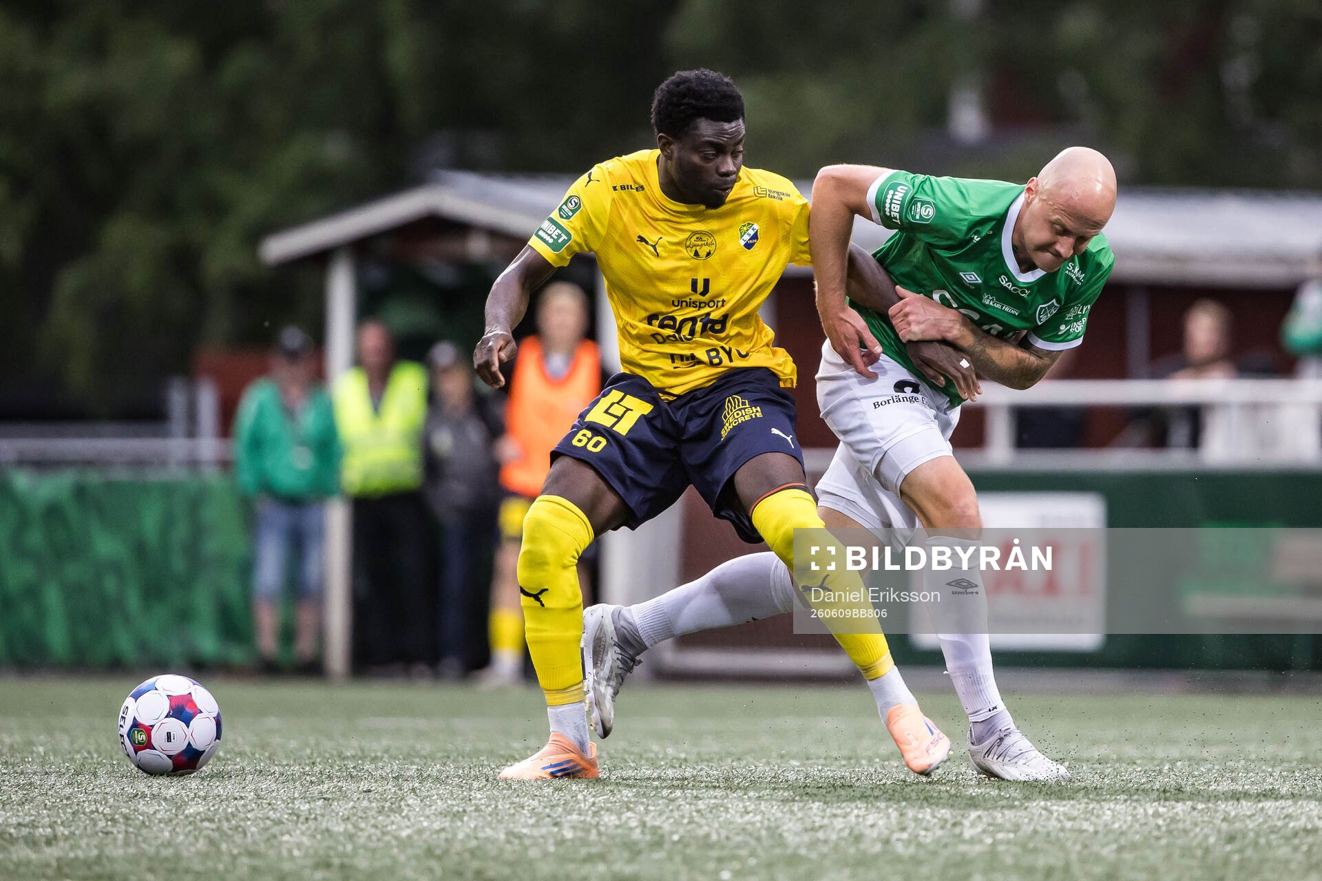 Ljungskiles Gideon Mensah och Brages Anton Lundin