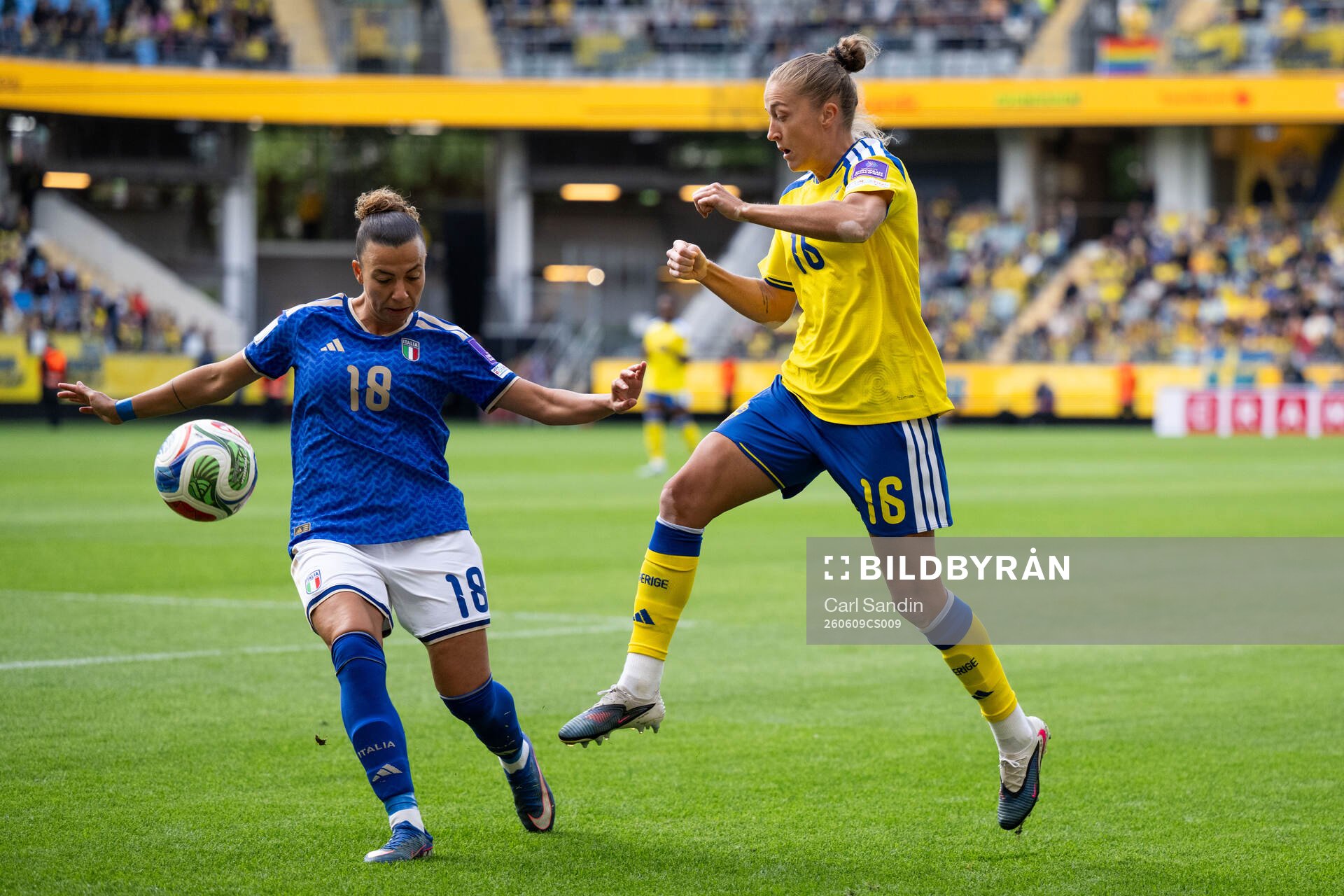 Arianna Caruso of Italy and Filippa Angeldahl of Sweden