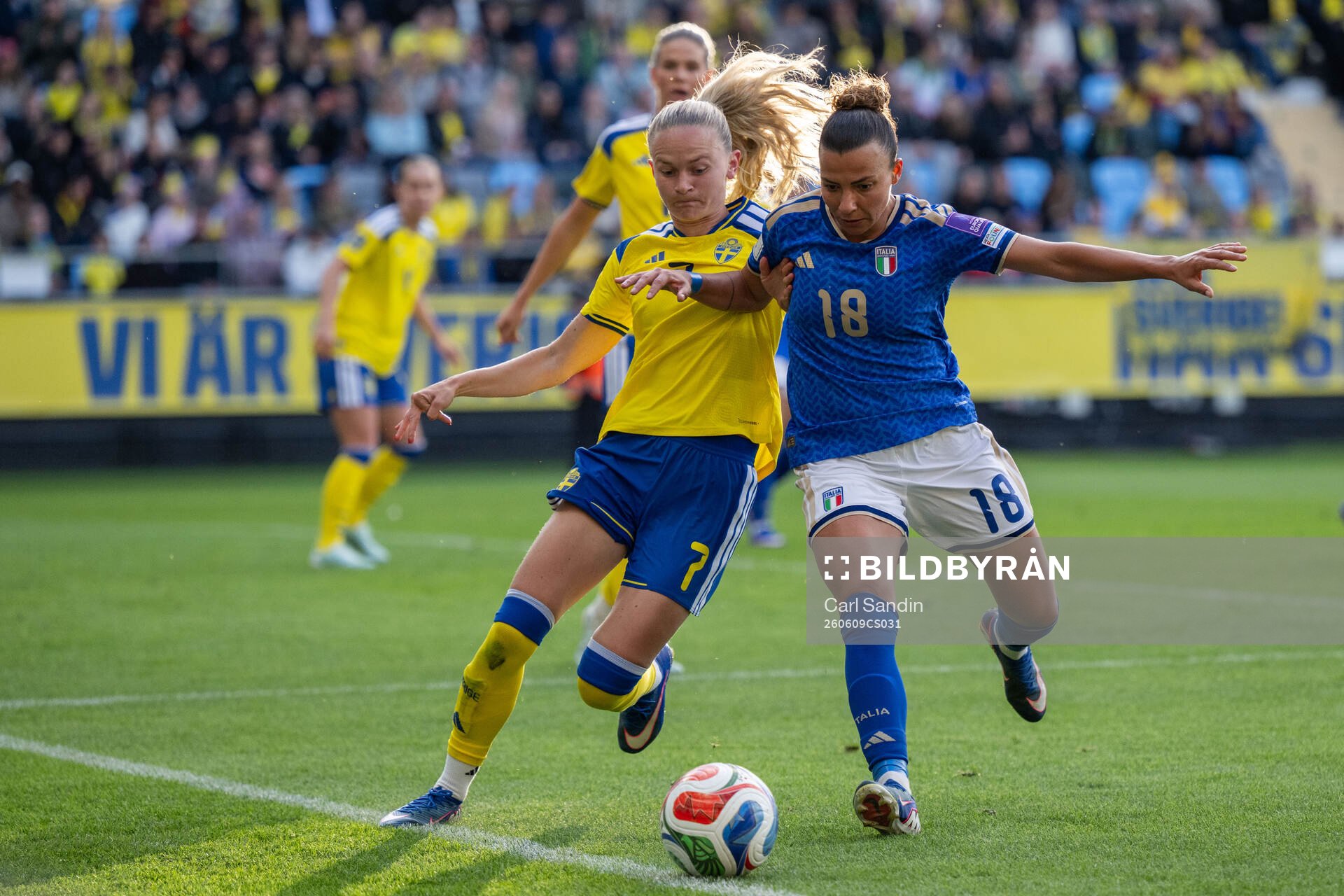 Matilda Vinberg of Sweden and Arianna Caruso of Italy
