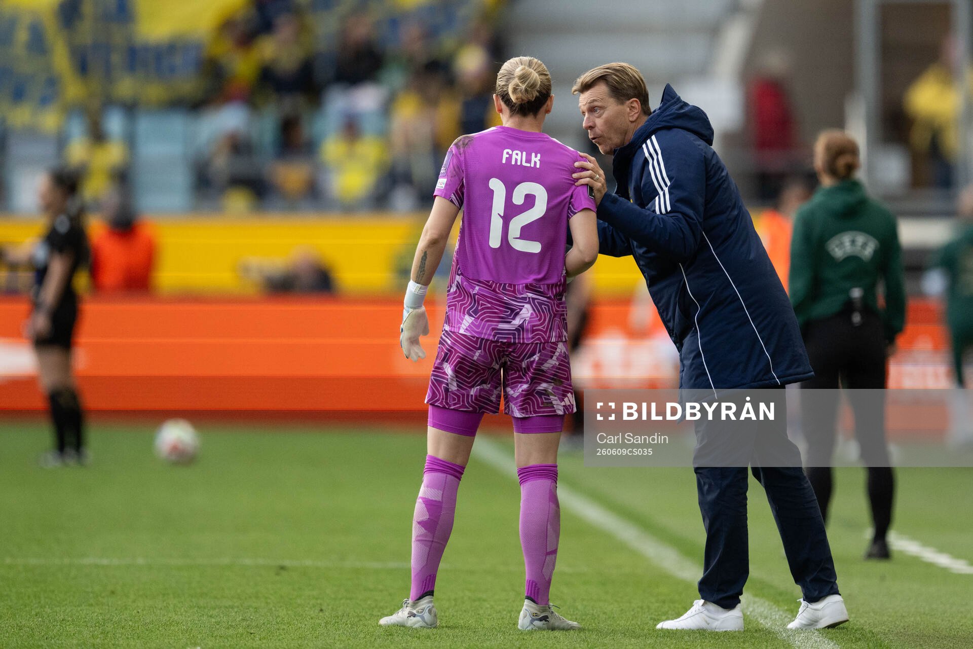 Goalkeeper Jennifer Falk and head coach Tony Gustavsson of