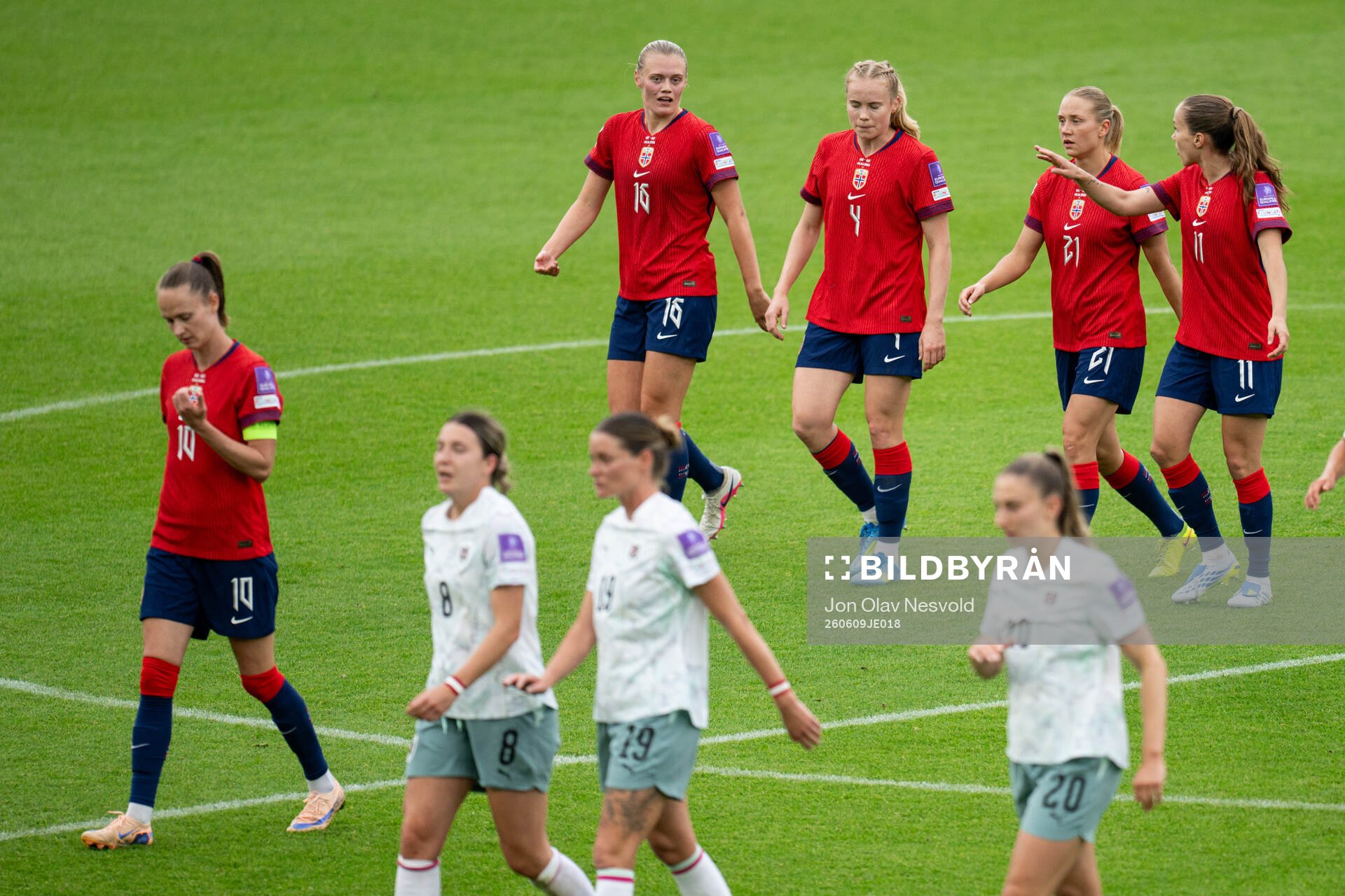 Caroline Graham Hansen, Mathilde Harviken, Julie Blakstad,
