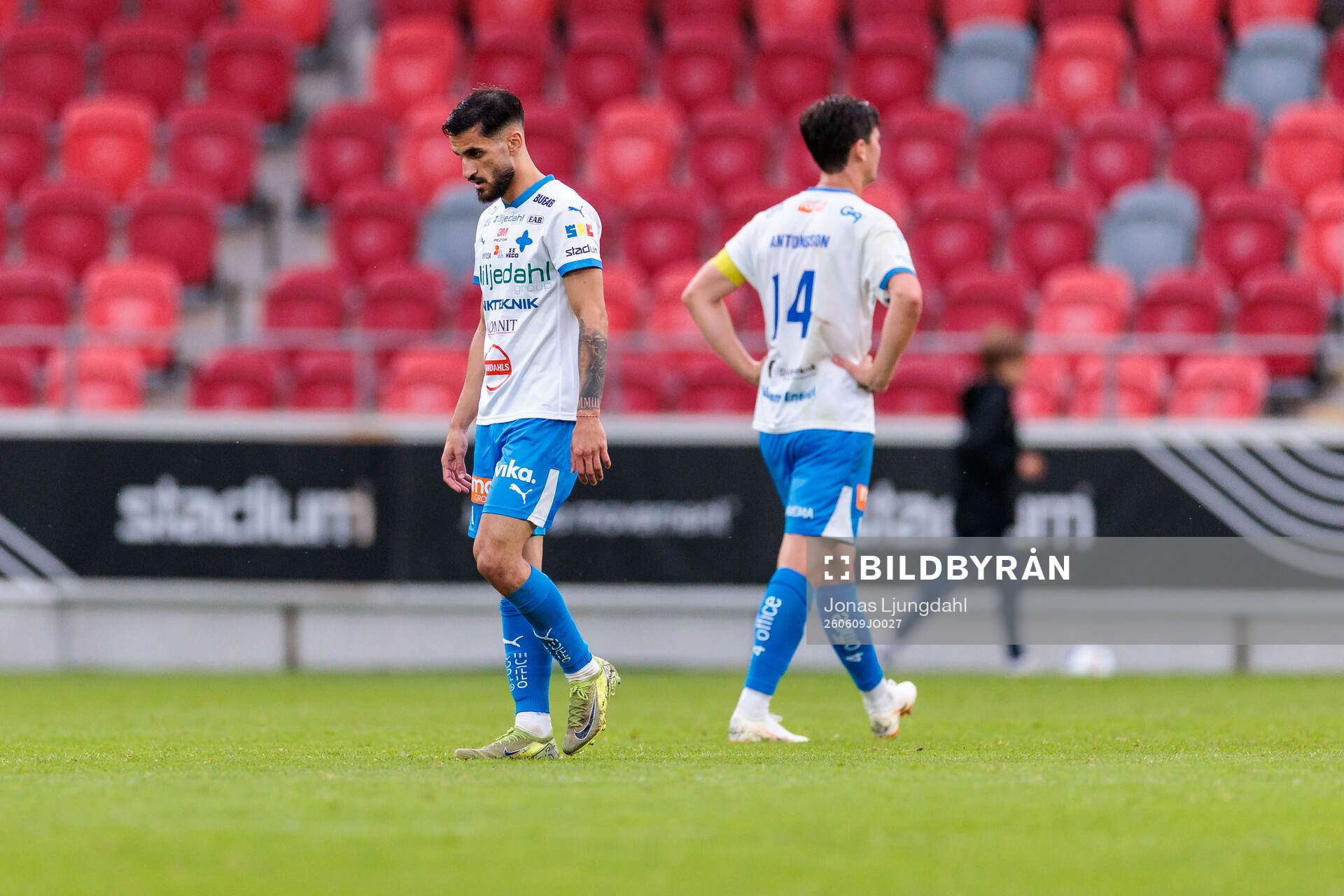 IFK Värnamos Noah Shamoun och Marcus Antonsson deppar