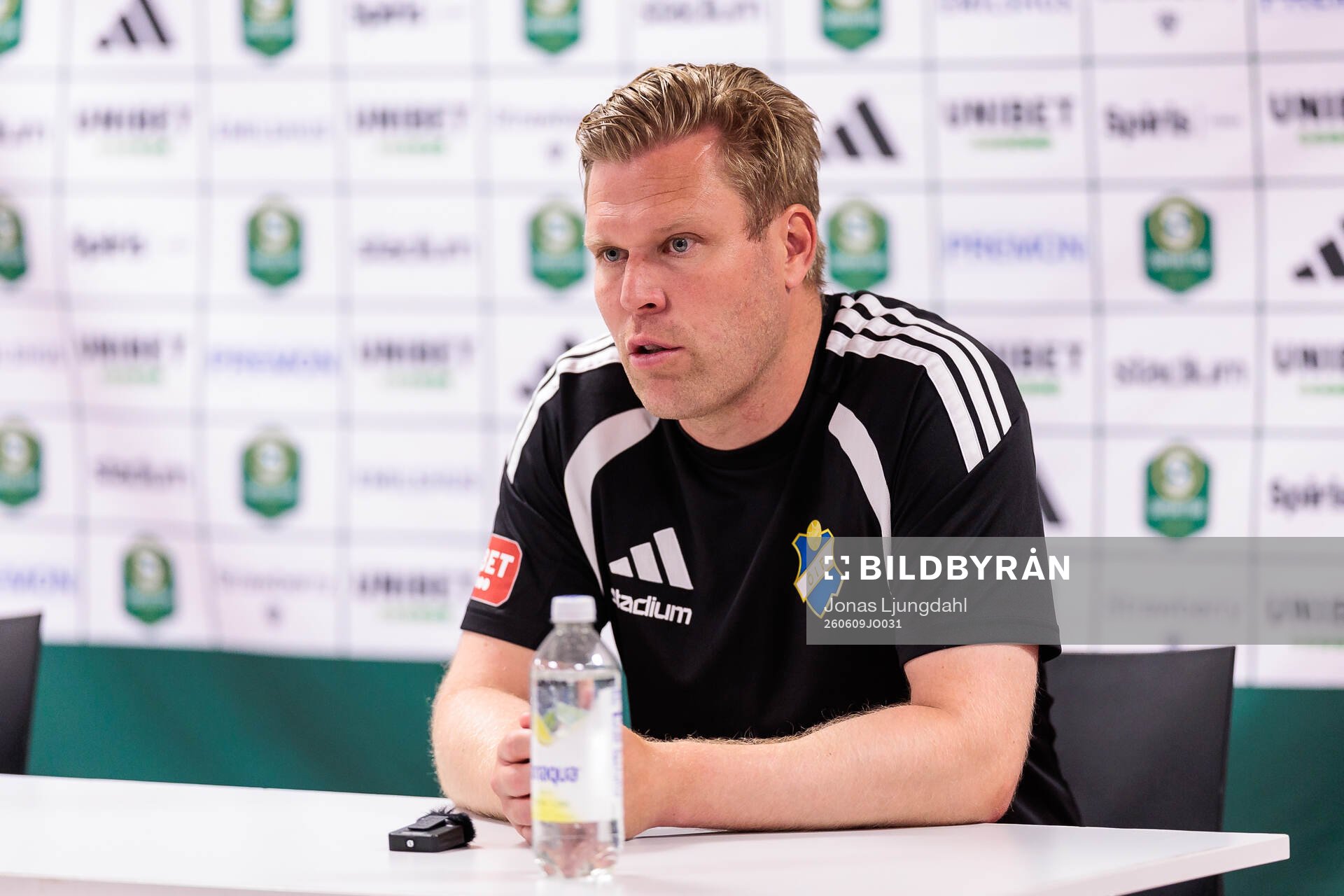 Östers tränare Daniel Friberg på presskonferens