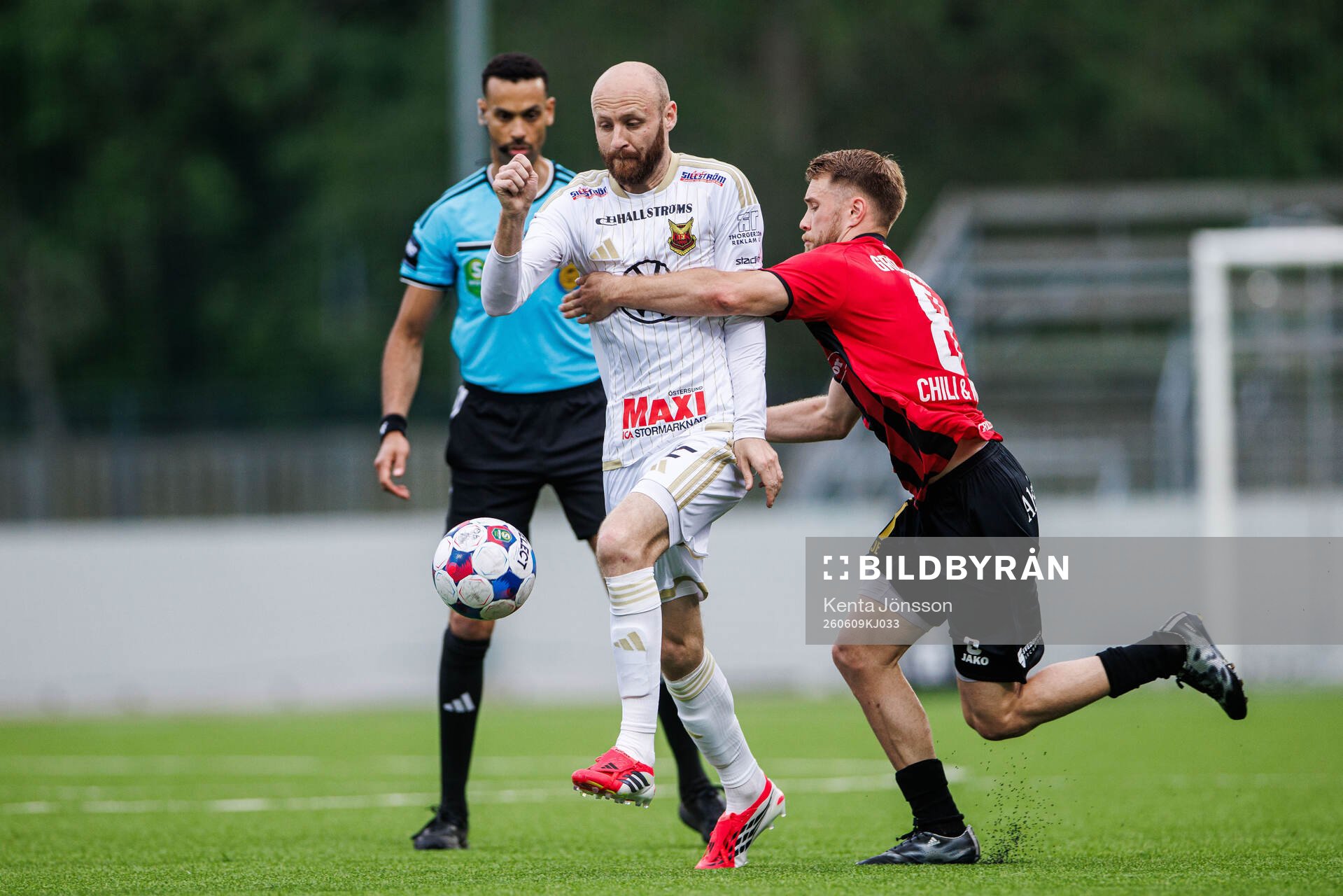 Östersunds Curtis Edwards och Nordic Uniteds Teo Grönborg