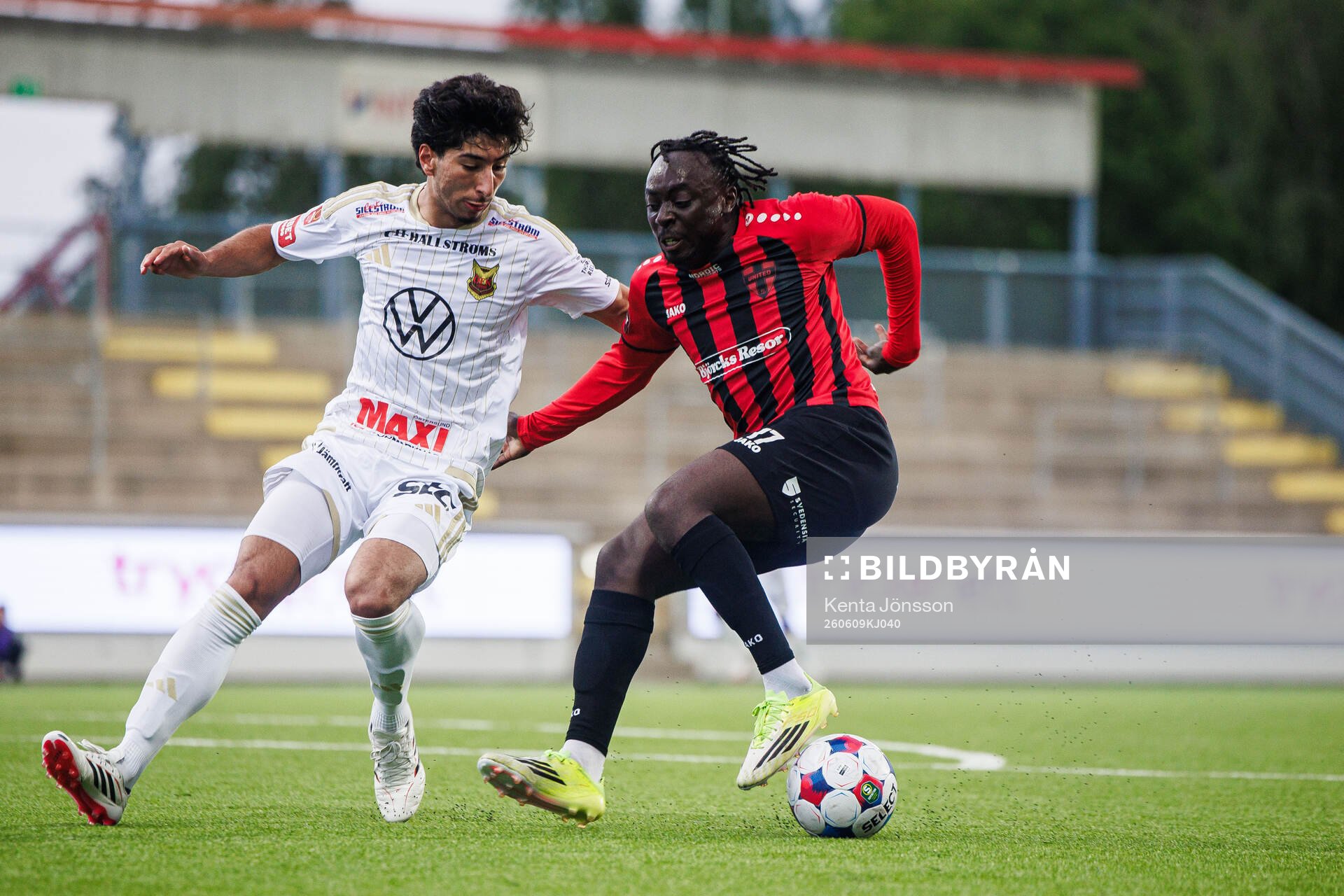 Östersunds Abdulla Abodi Qasem och Nordic Uniteds Kalipha