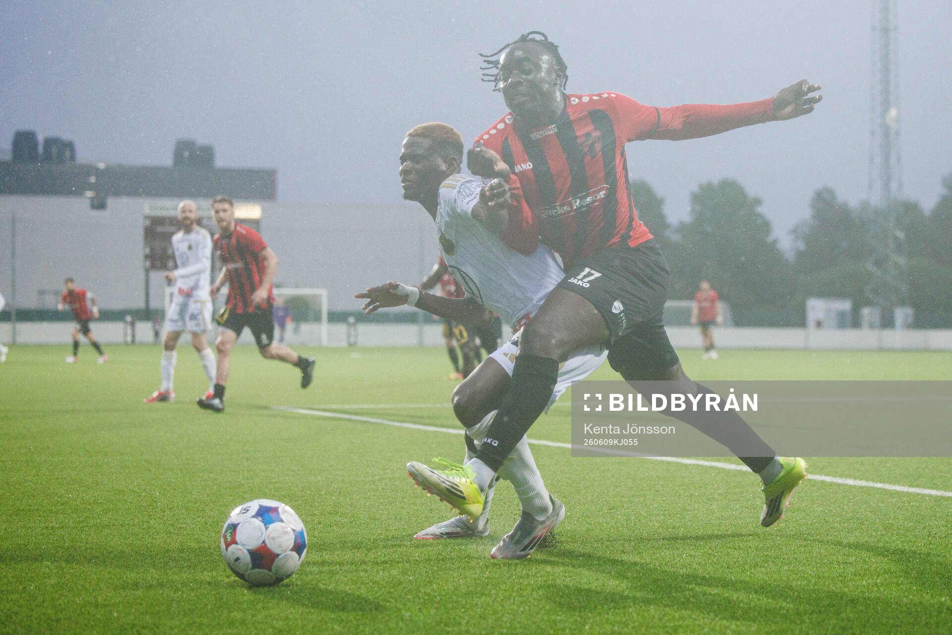 Nordic Uniteds Kalipha Jawla och Östersunds Assiedou