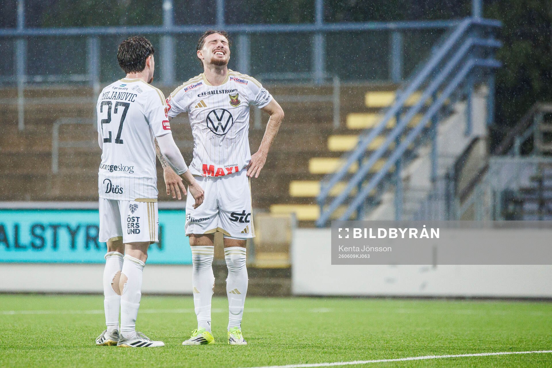 Östersunds Hugo Azzi och Daniel Miljanovic