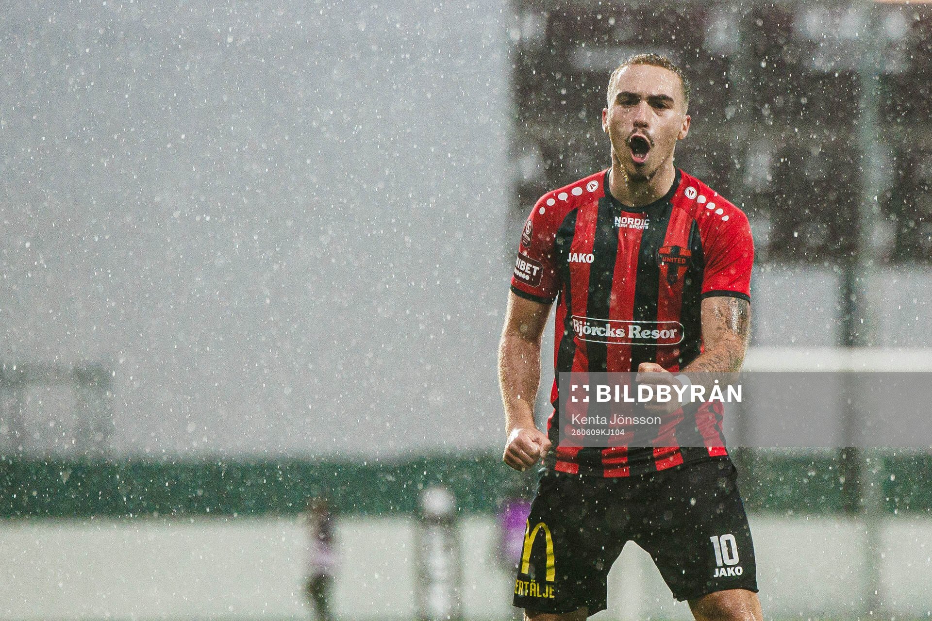 Nordic Uniteds Lorent Mehmeti jublar