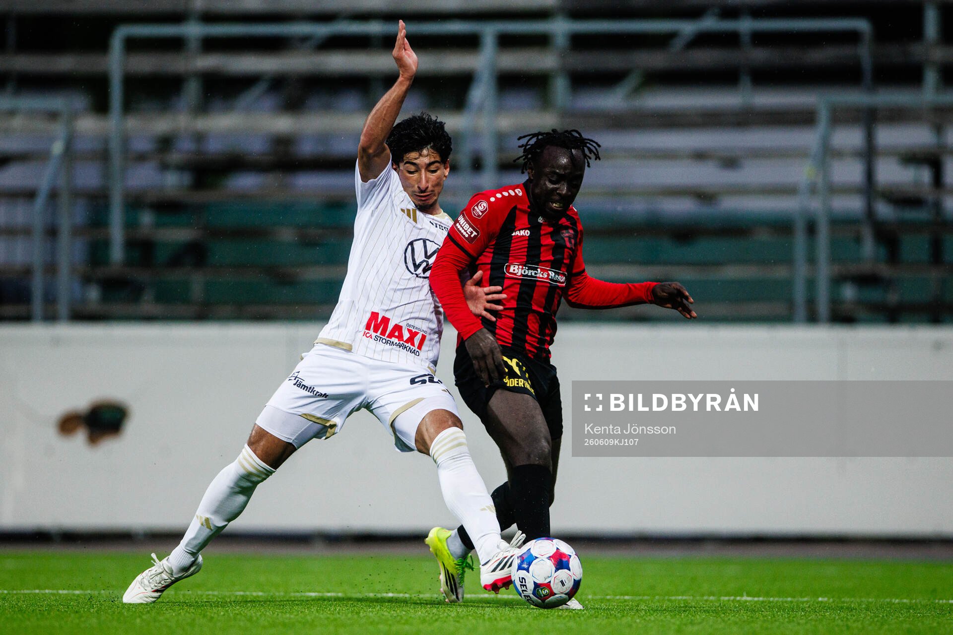 Östersunds Abdulla Abodi Qasem och Nordic Uniteds Kalipha