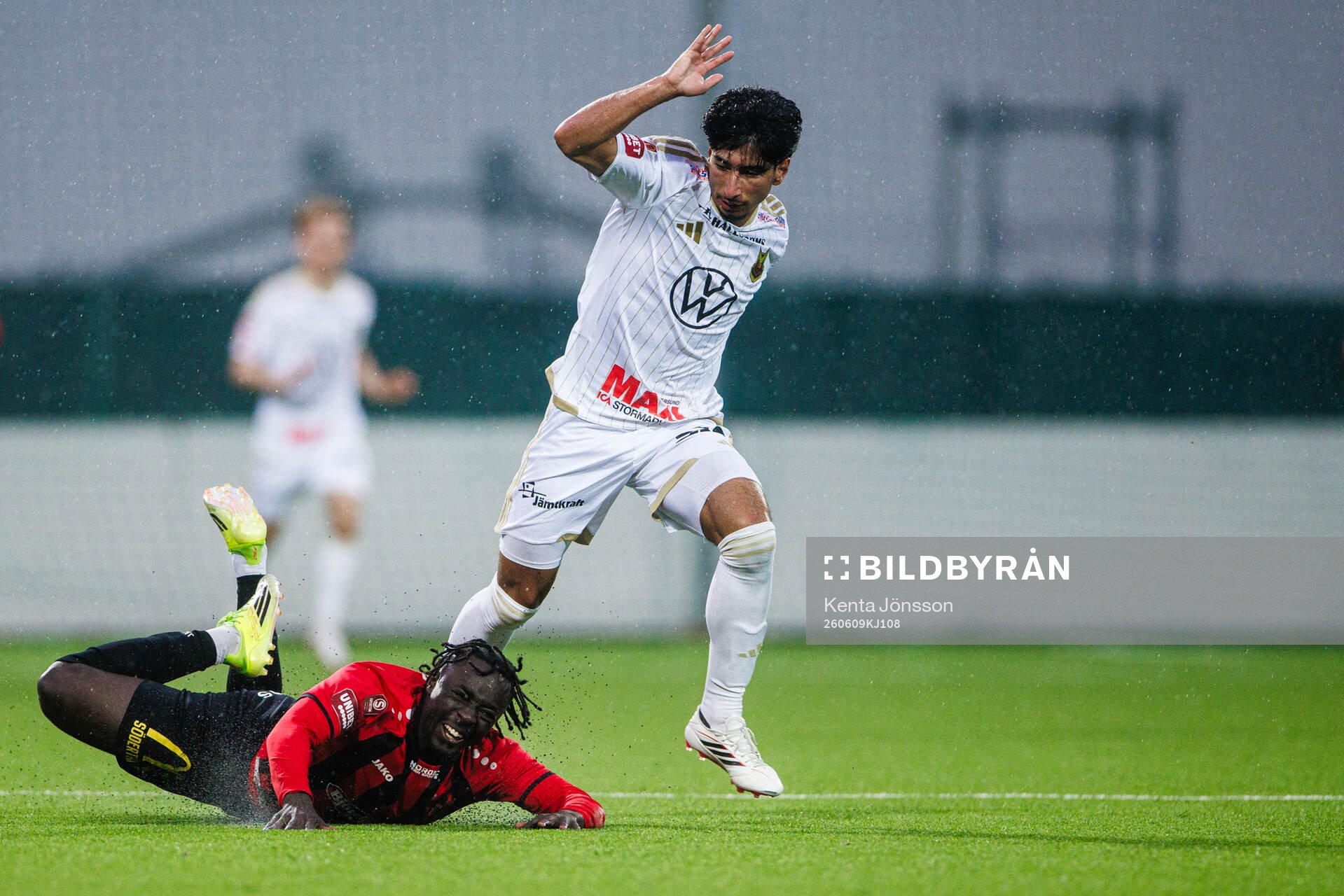 Nordic Uniteds Kalipha Jawla och Östersunds Abdulla Abodi