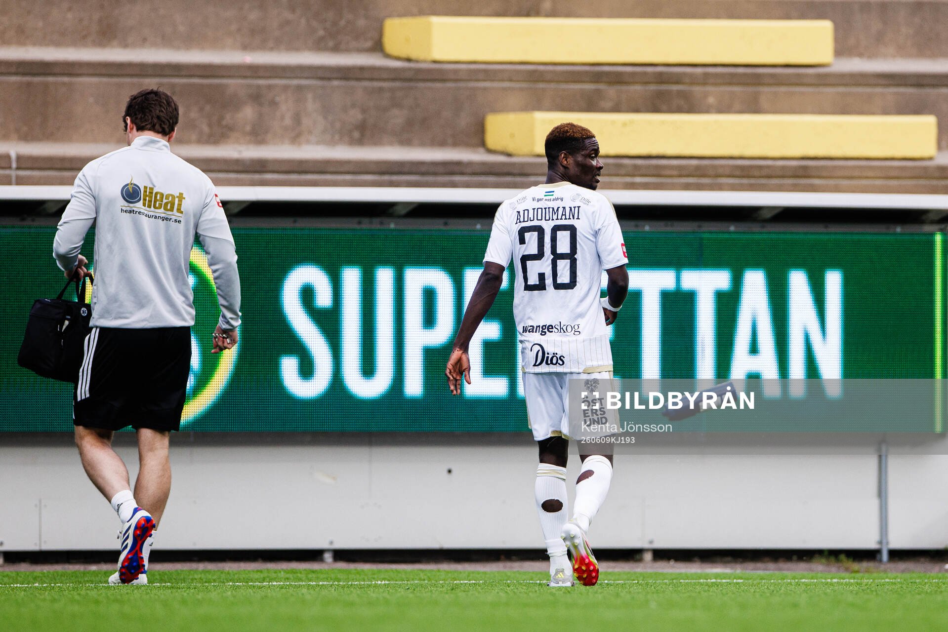 Östersunds Assiedou Yannick Armel Adjoumani har ont