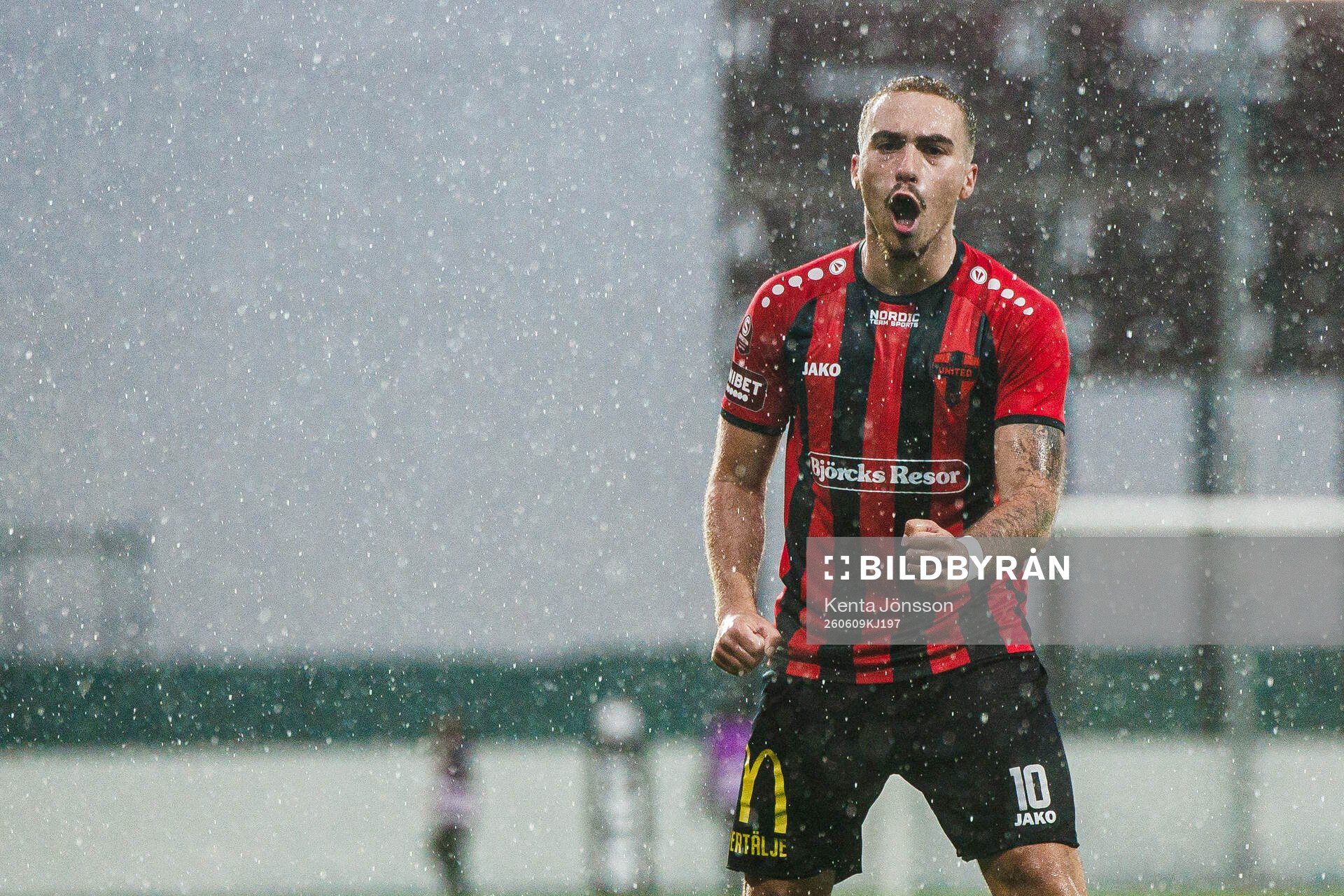 Nordic Uniteds Lorent Mehmeti jublar