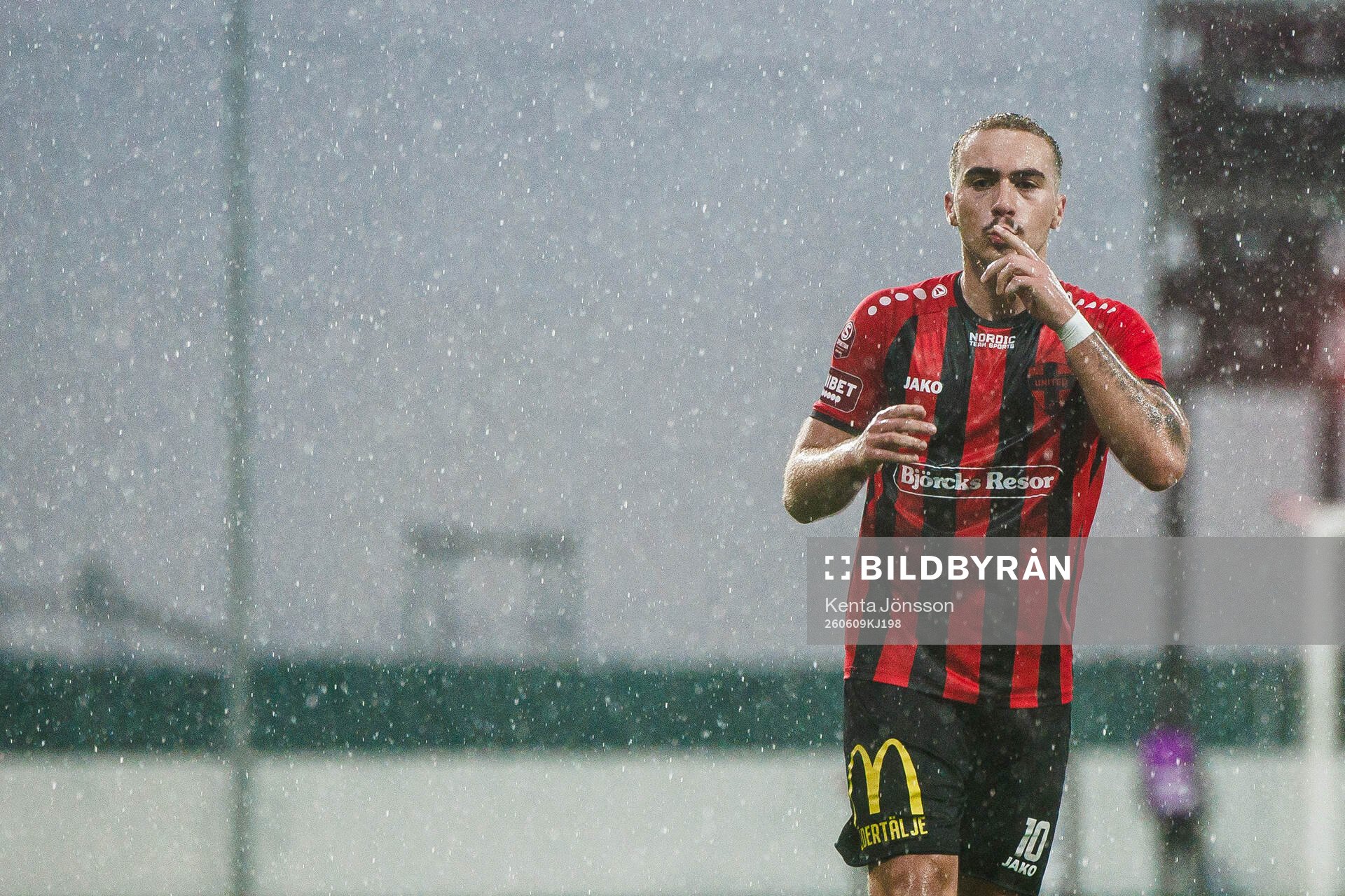 Nordic Uniteds Lorent Mehmeti jublar