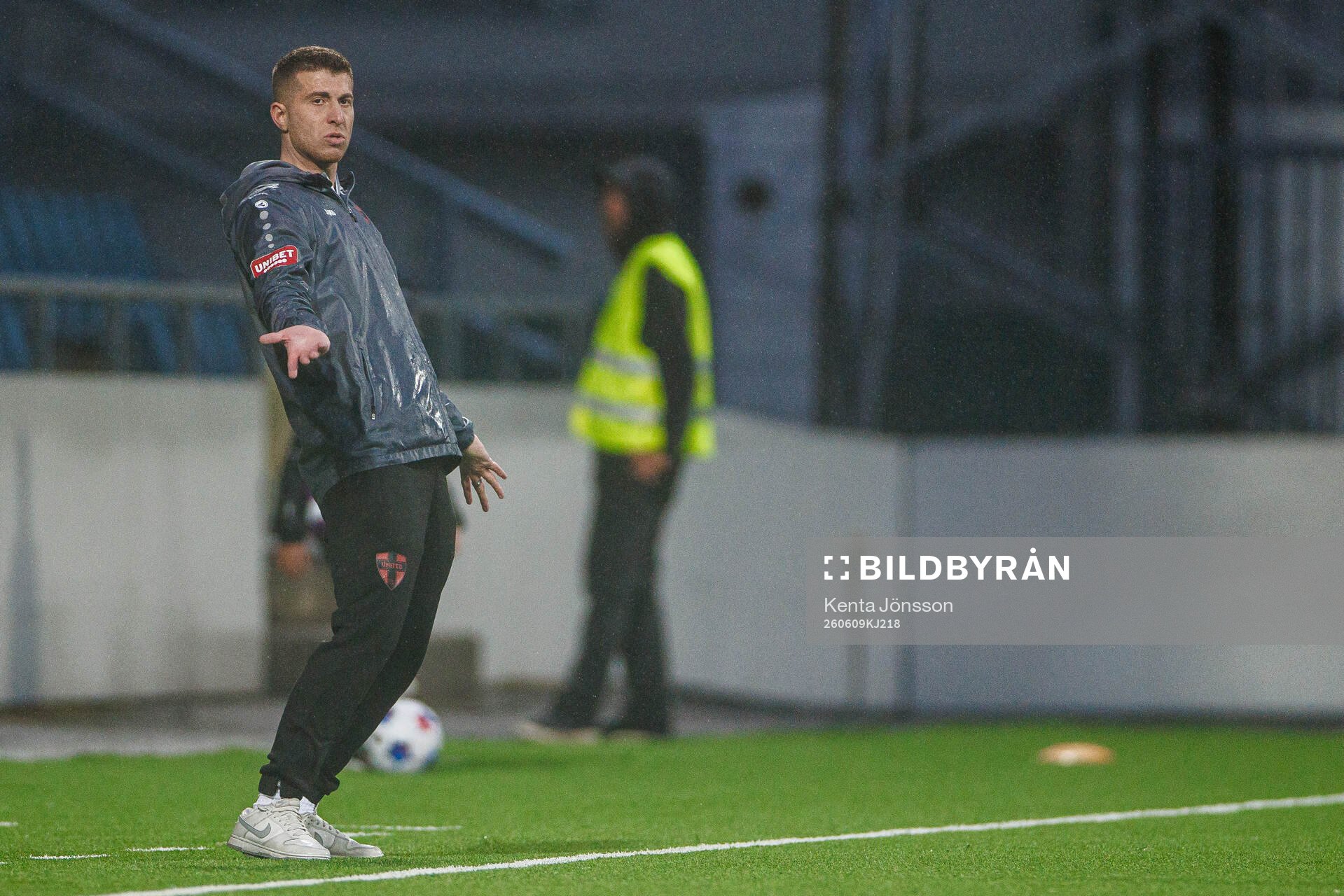 Nordic Uniteds tränare Steven Younan reagerar