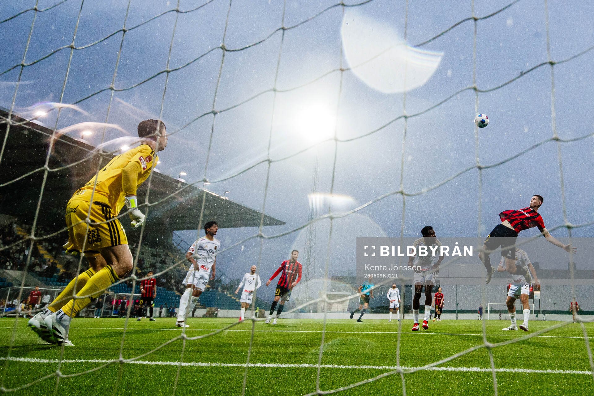 Östersunds målvakt Melker Uppenberg och Nordic Uniteds