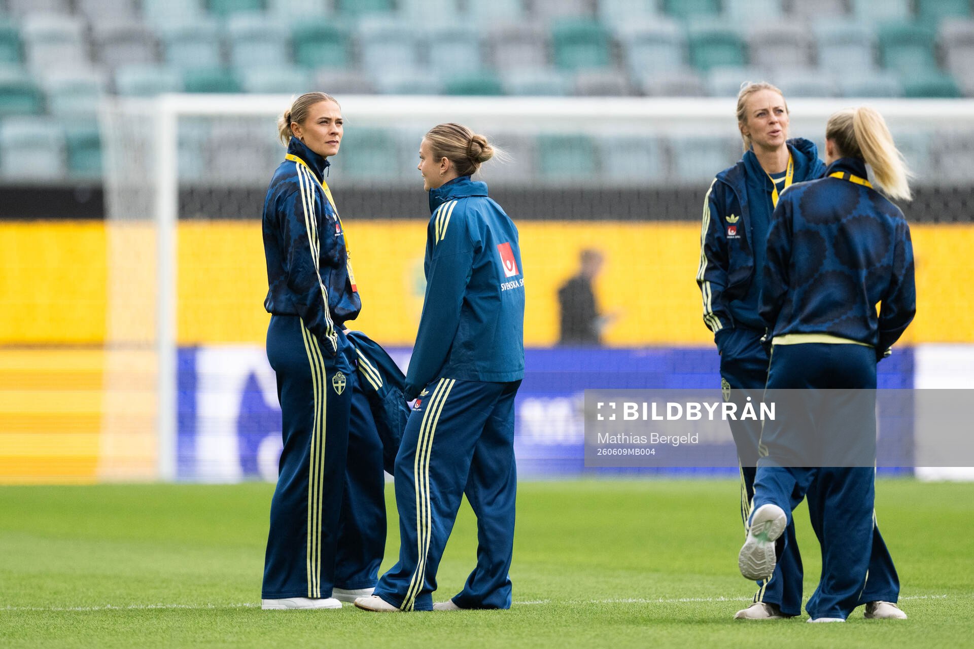 Fridolina Rolfö, Beata Olsson, Amanda Ilestedt and Rebecka